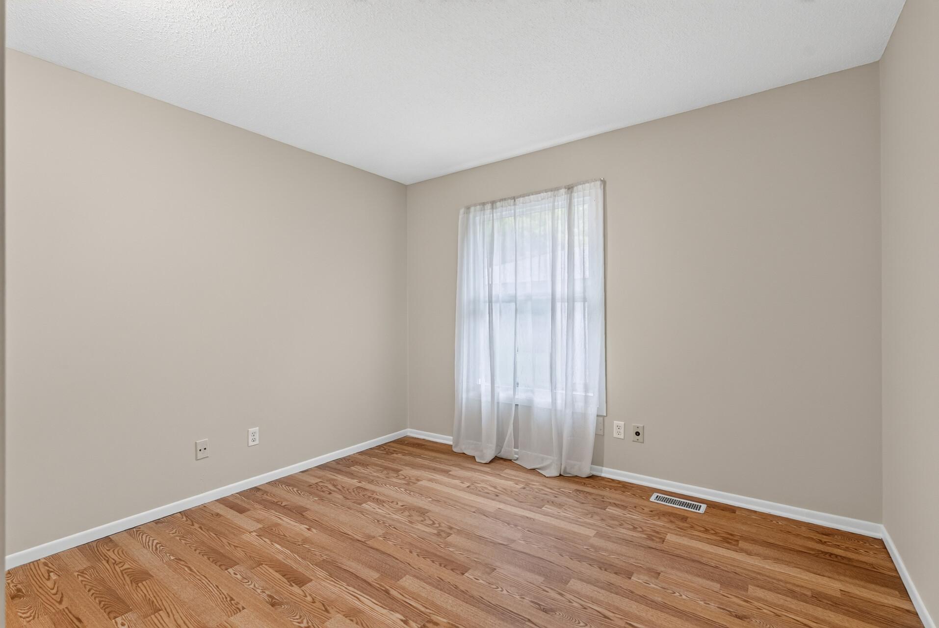 2502 Unity Avenue N Property Photo 23