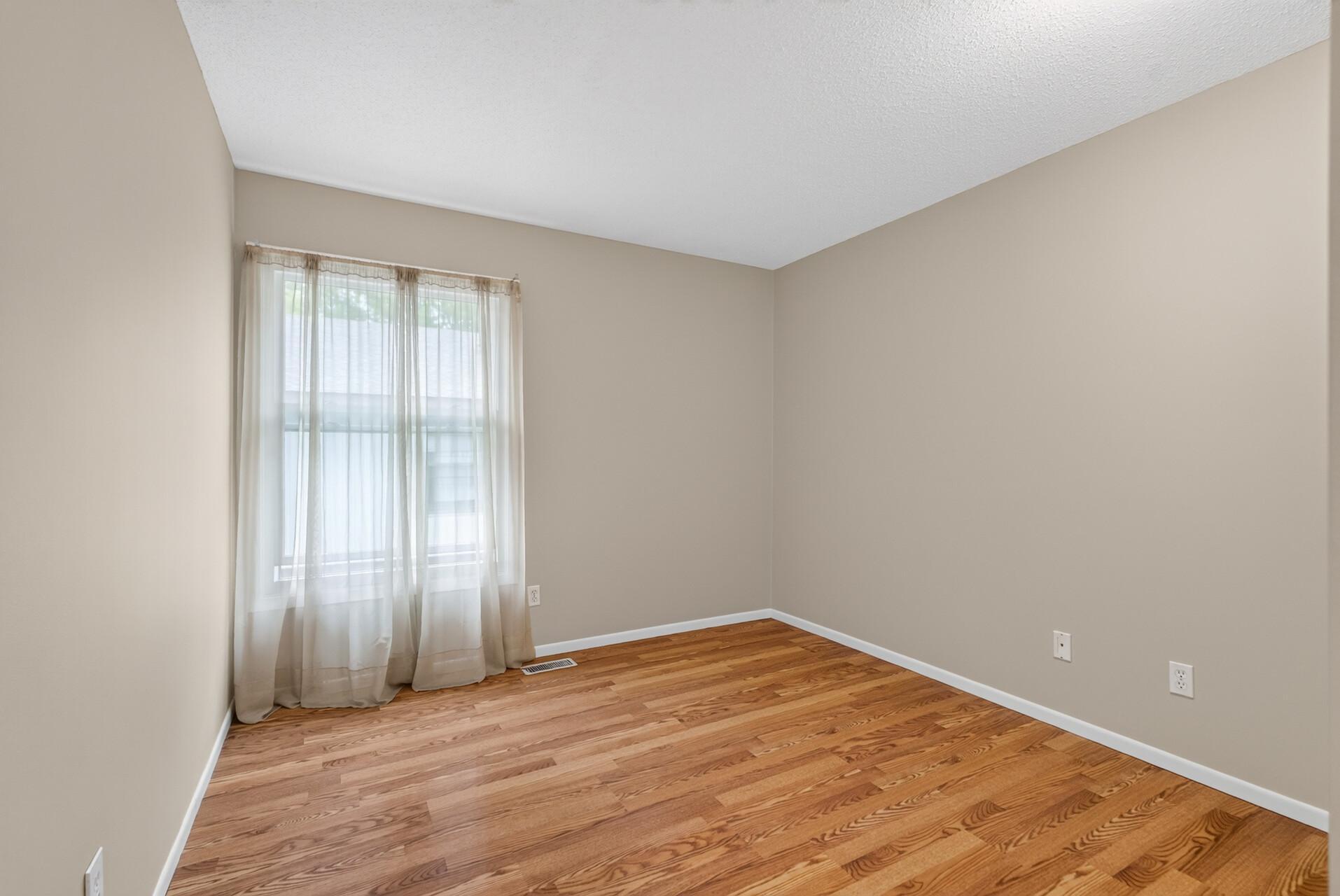 2502 Unity Avenue N Property Photo 25