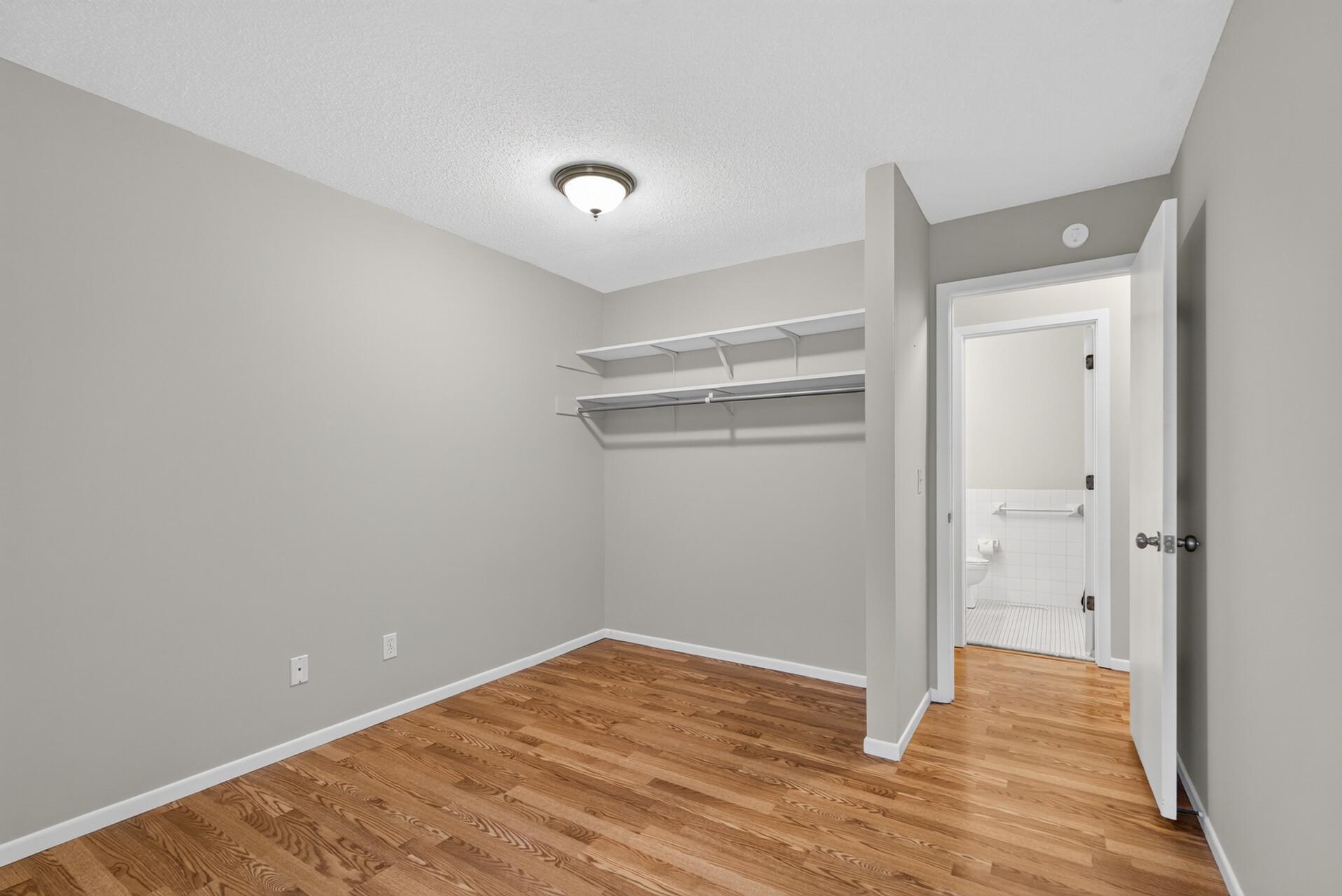 2502 Unity Avenue N Property Photo 26