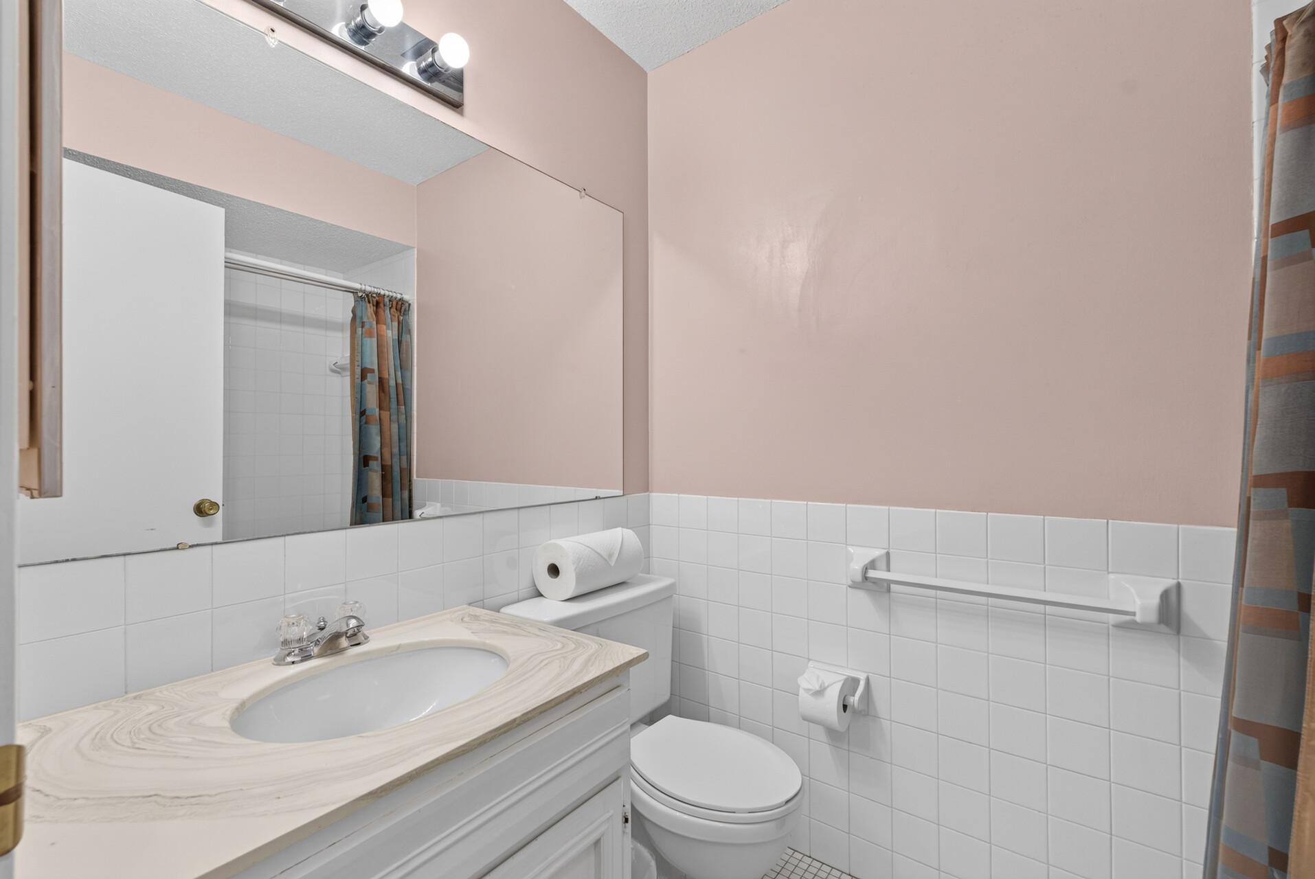 2502 Unity Avenue N Property Photo 27