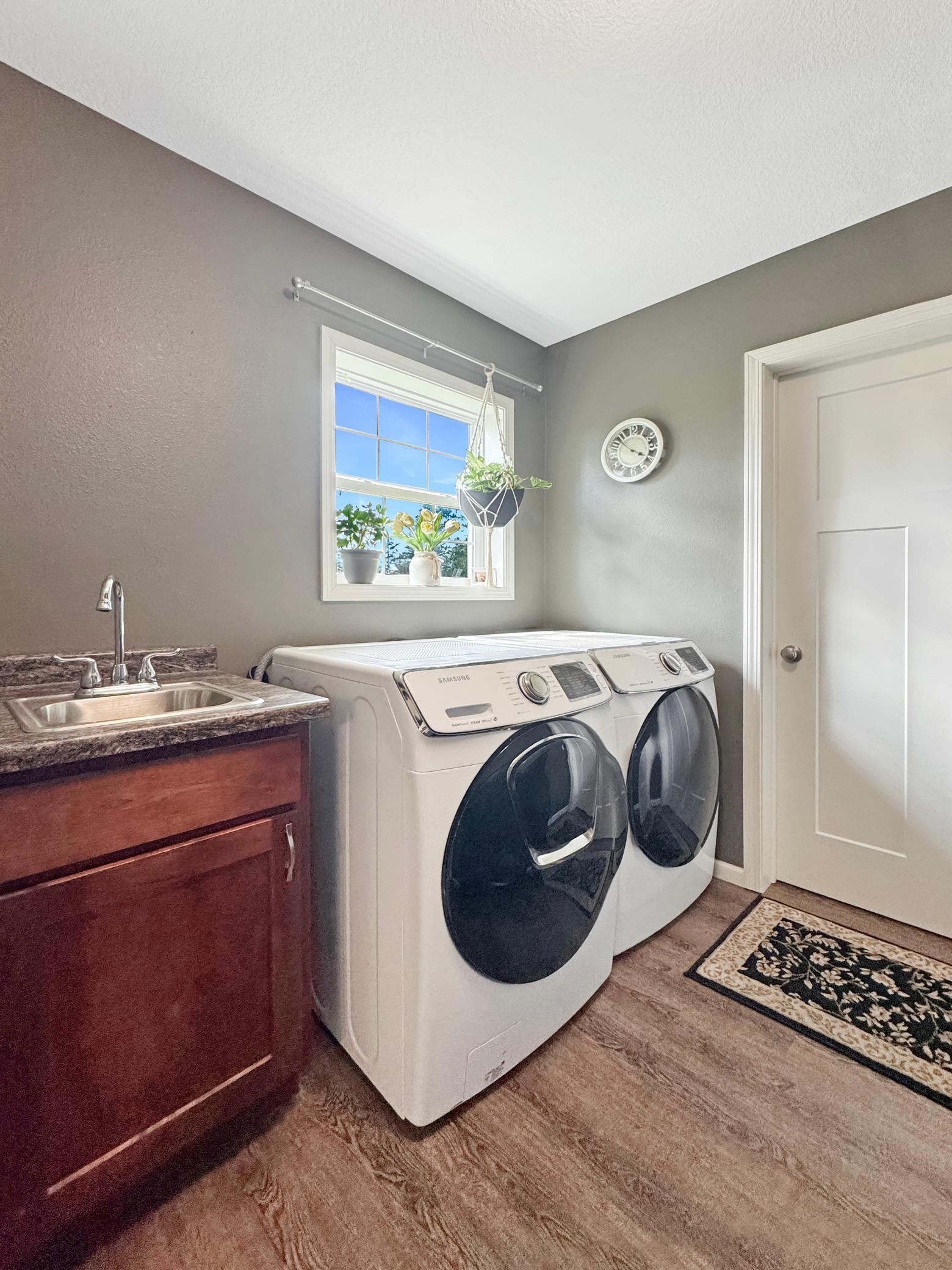 8035 Moidore Drive Nw Property Photo 16