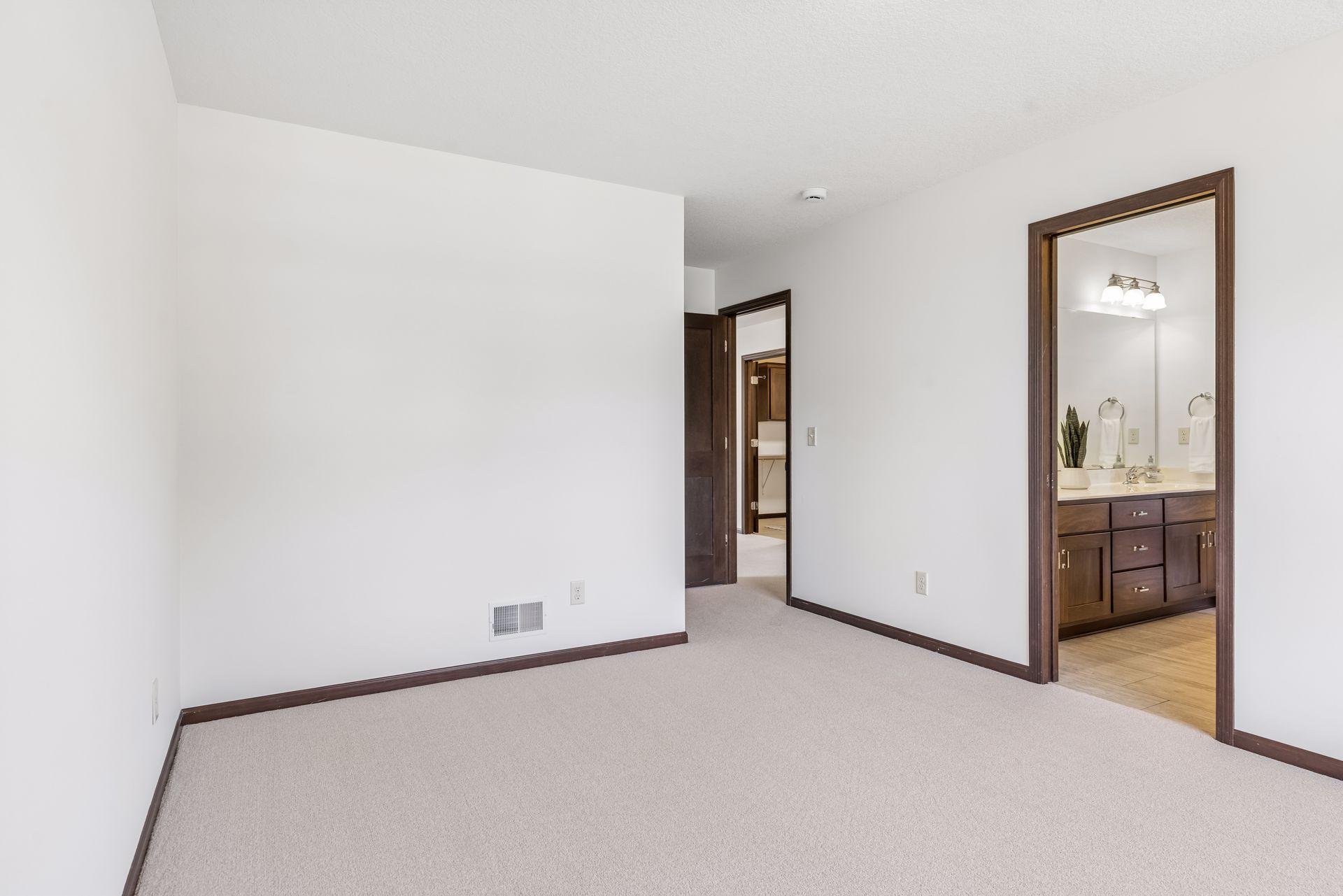 5 Deerwood Lane N Property Photo 27