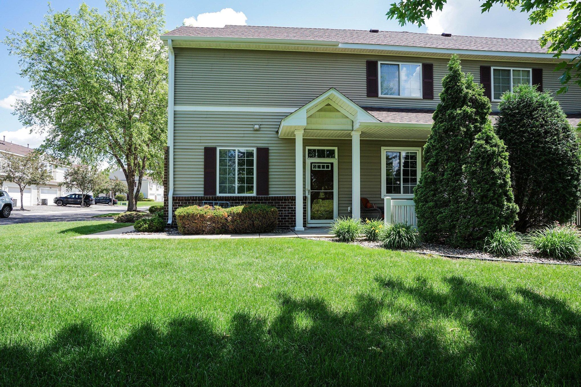 13793 Atwood Avenue 1706 Property Photo 2
