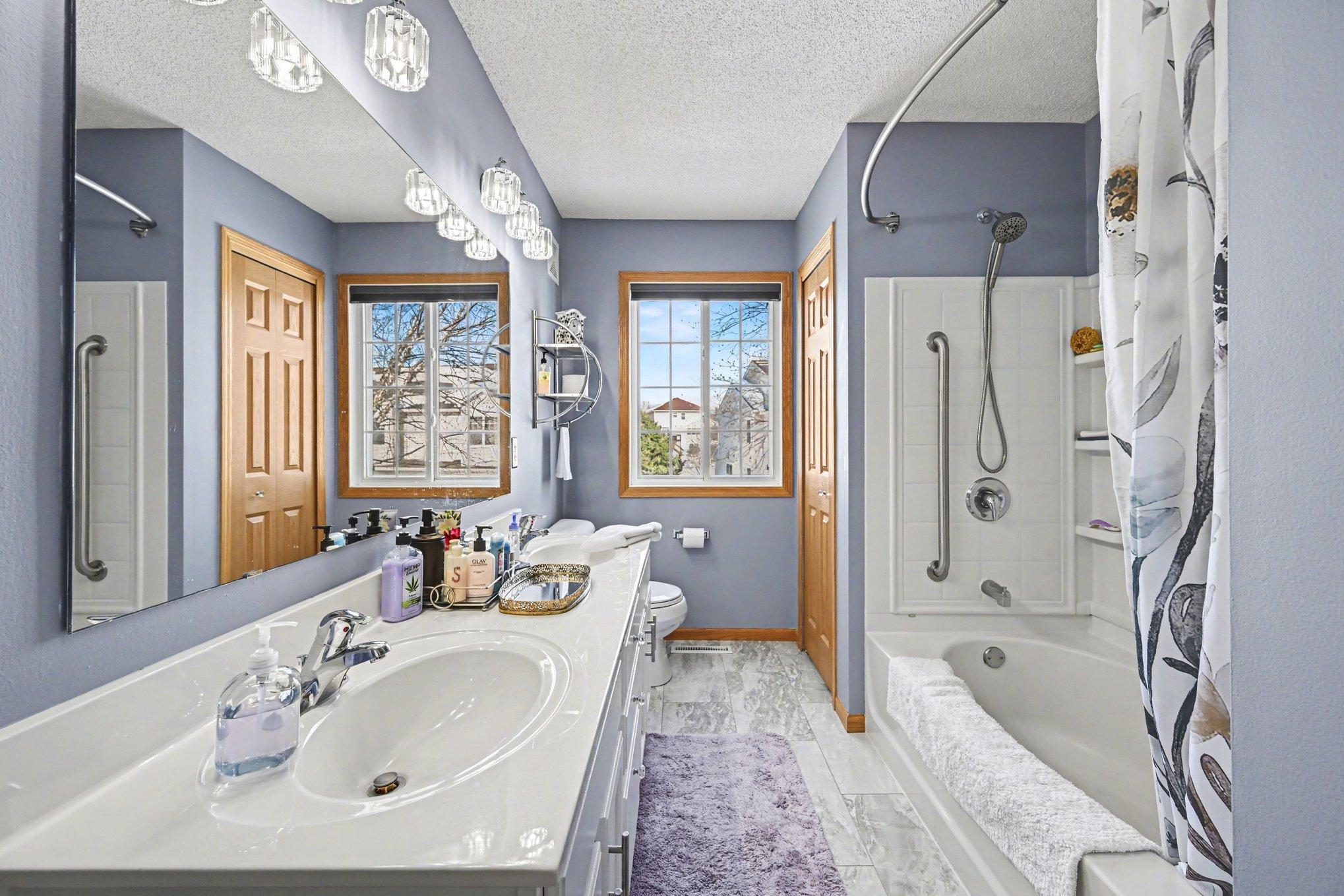 13793 Atwood Avenue 1706 Property Photo 25