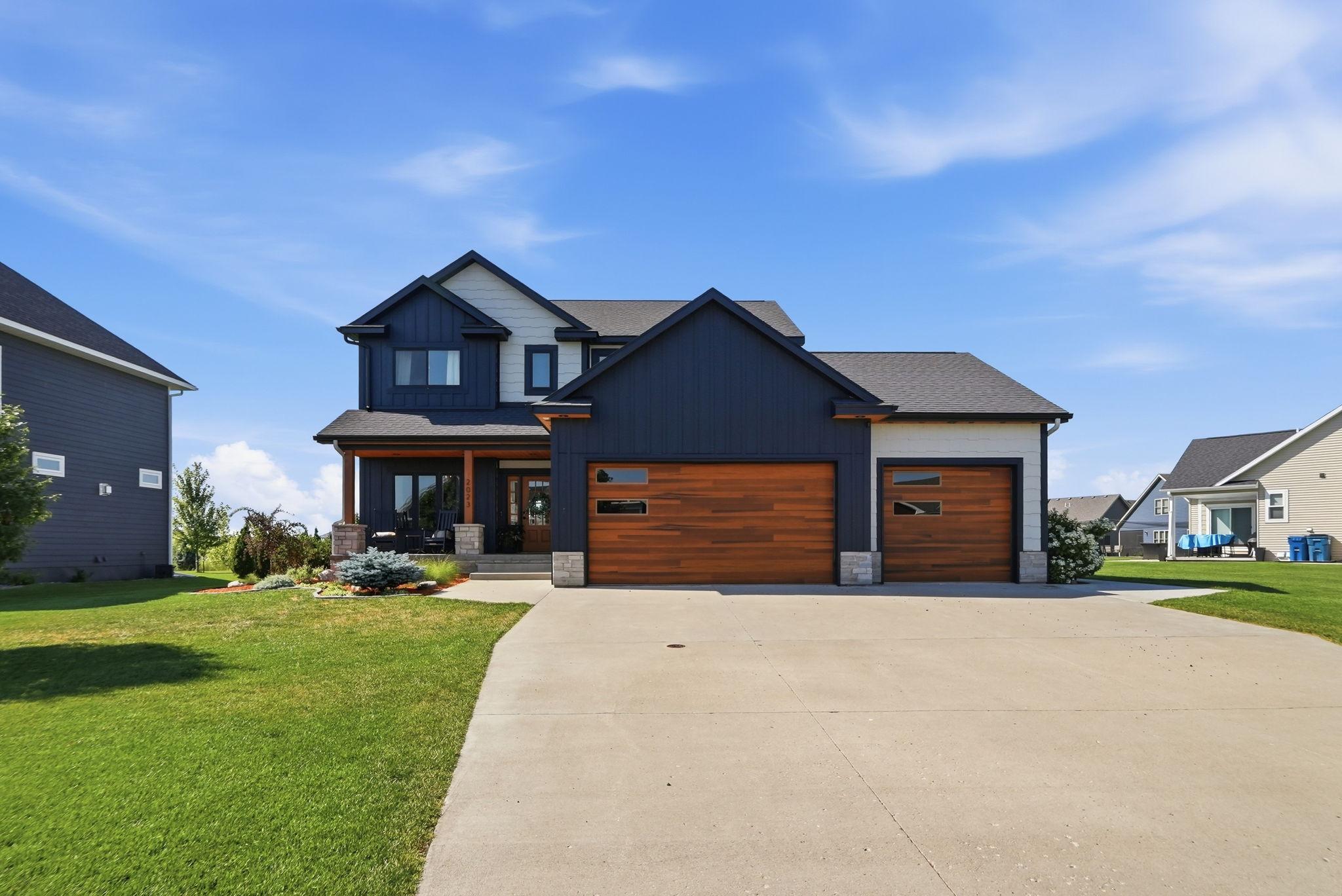 2023 Sandstone Loop N