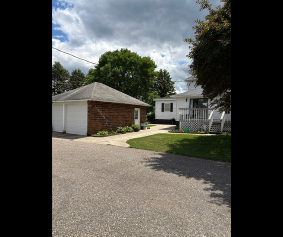 28558 80th Street Property Photo 4