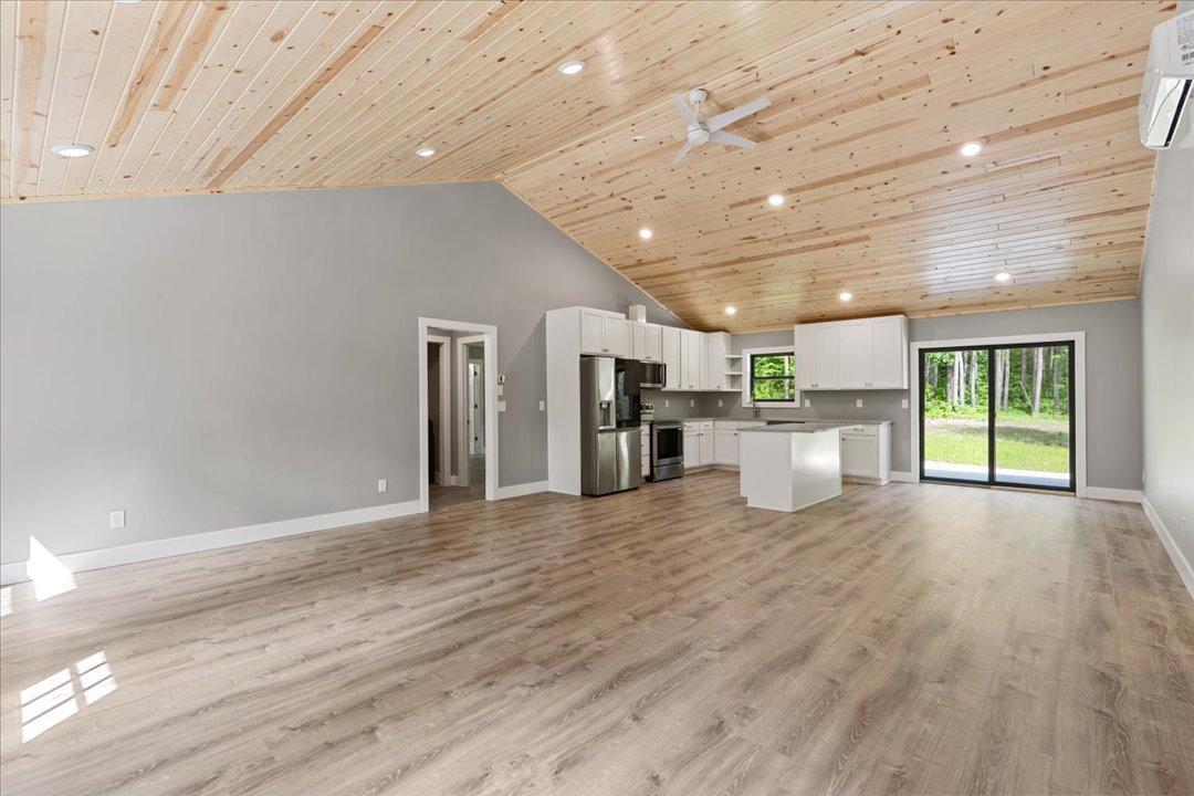 121 Ridgeway Path Property Photo 8