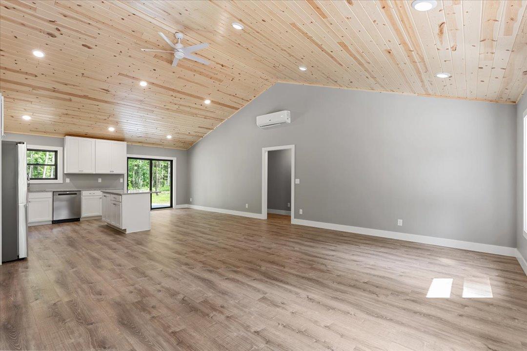 121 Ridgeway Path Property Photo 9