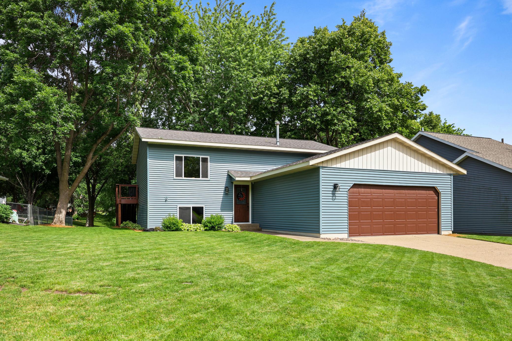 880 Pearl View Drive Property Photo 1