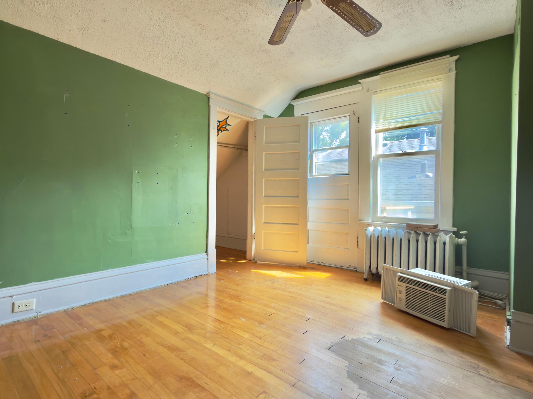 878 22nd Avenue Se Property Photo 16
