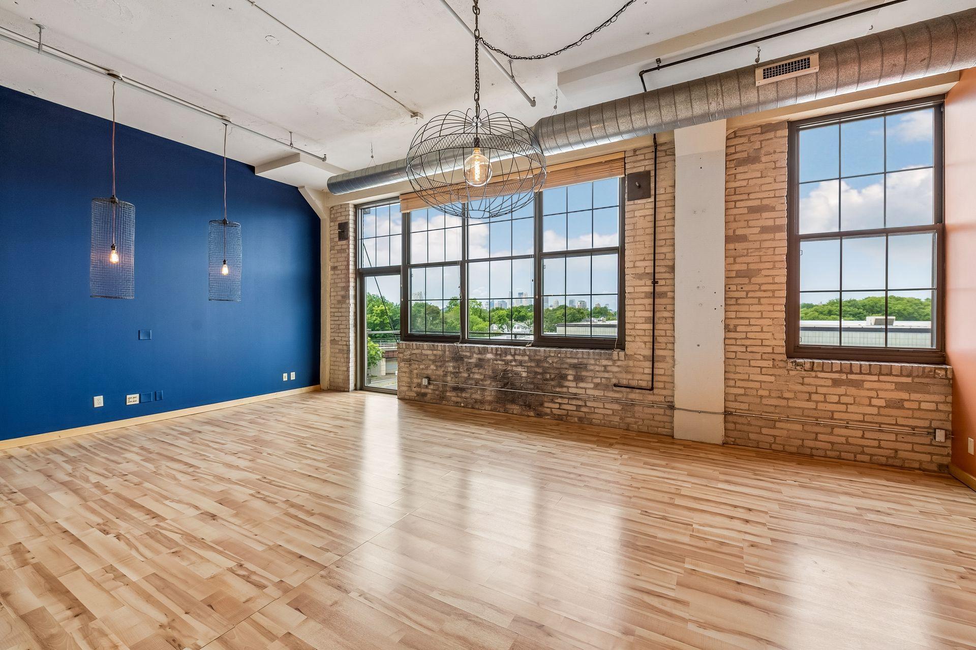 1901 E Hennepin Avenue 305 Property Photo 7
