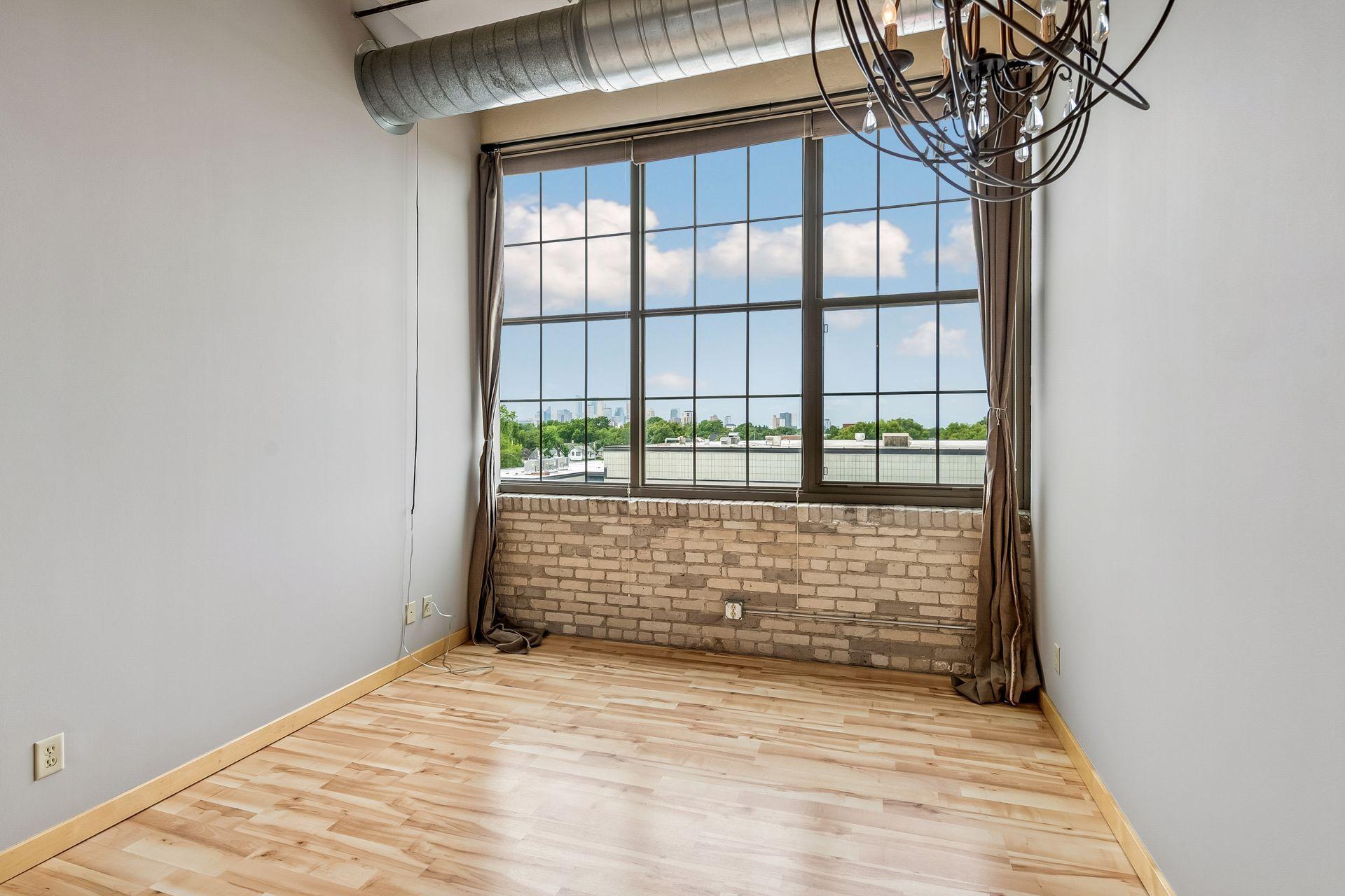1901 E Hennepin Avenue 305 Property Photo 13