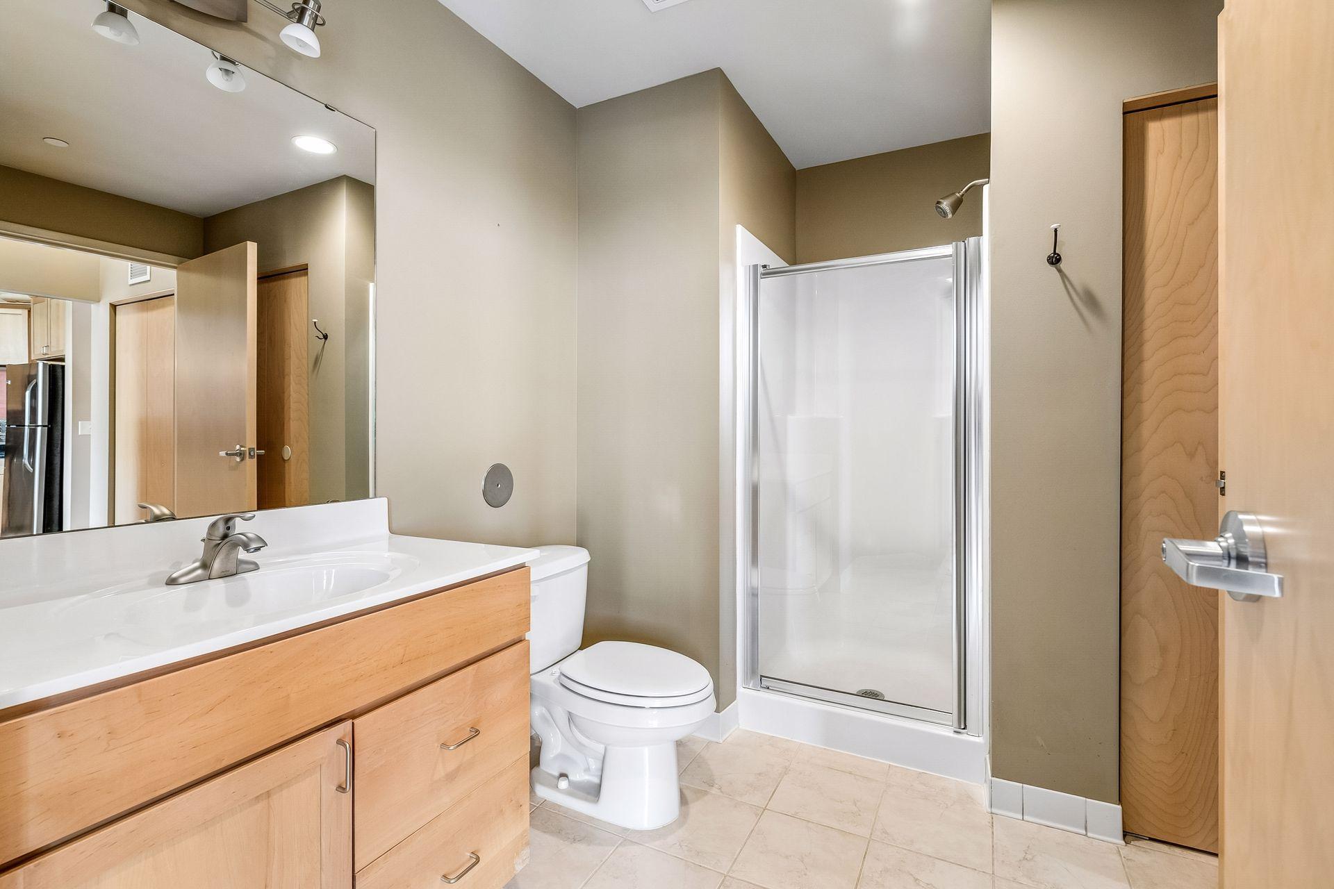 1901 E Hennepin Avenue 305 Property Photo 17