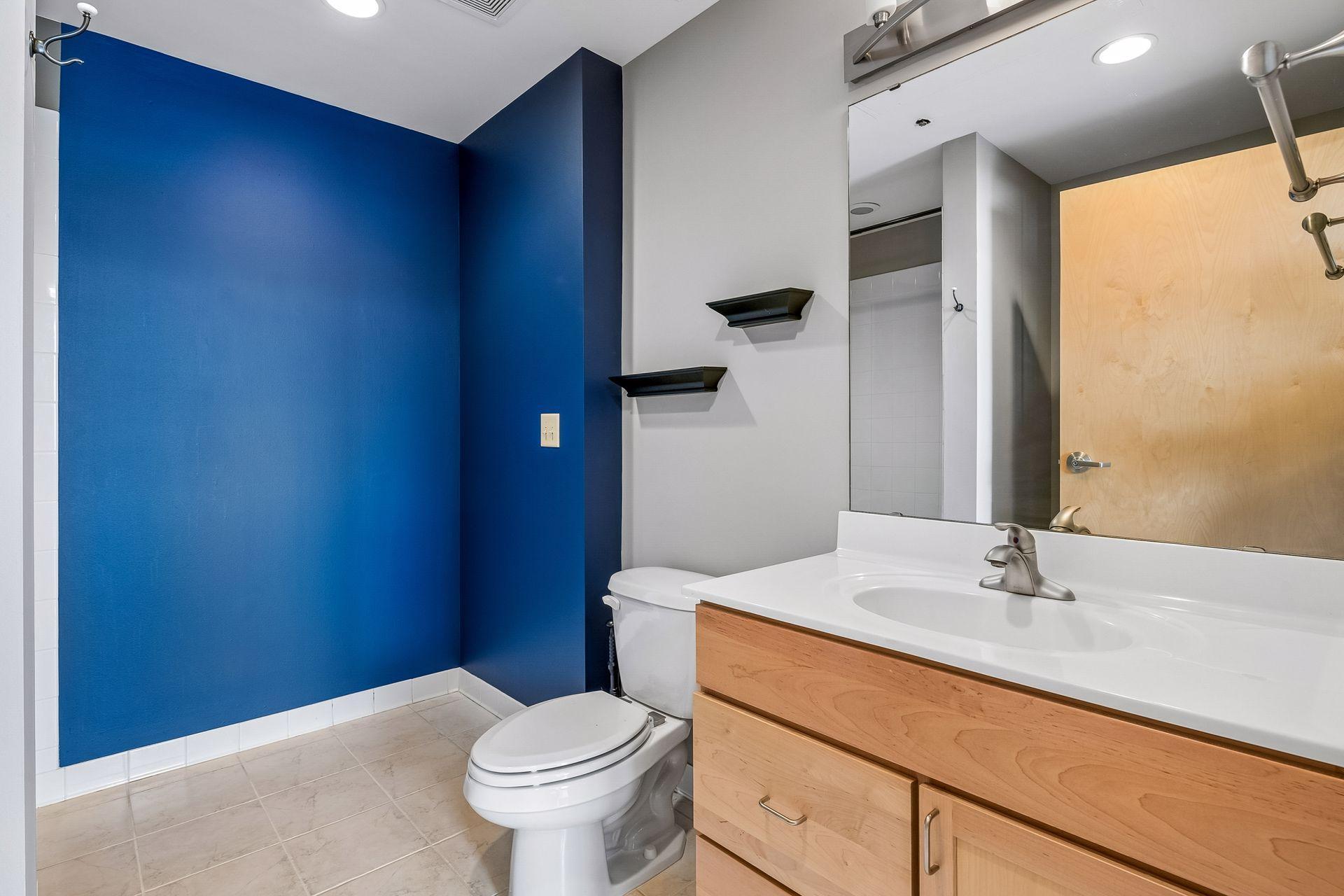 1901 E Hennepin Avenue 305 Property Photo 18