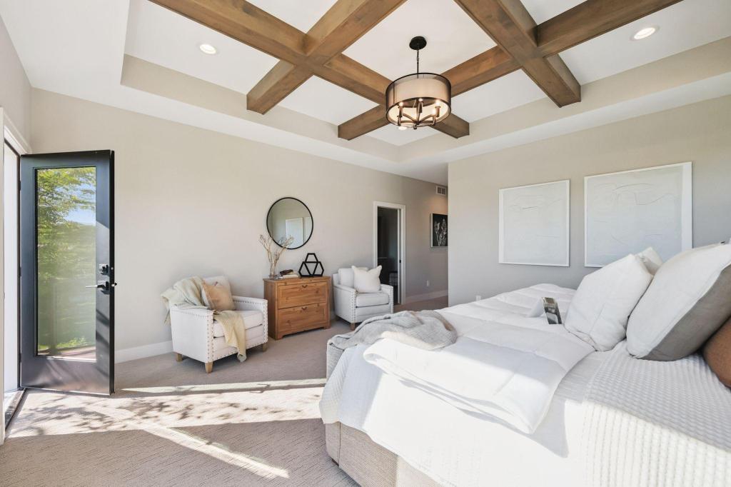 3061 Lake Shore Boulevard Property Photo 25