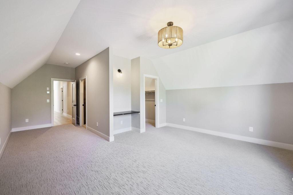 3061 Lake Shore Boulevard Property Photo 34