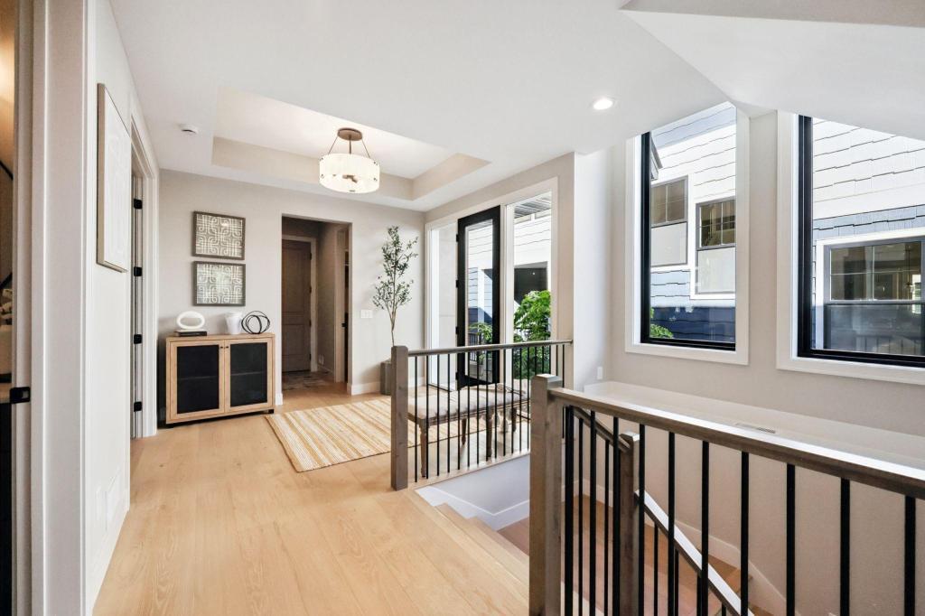 3061 Lake Shore Boulevard Property Photo 46