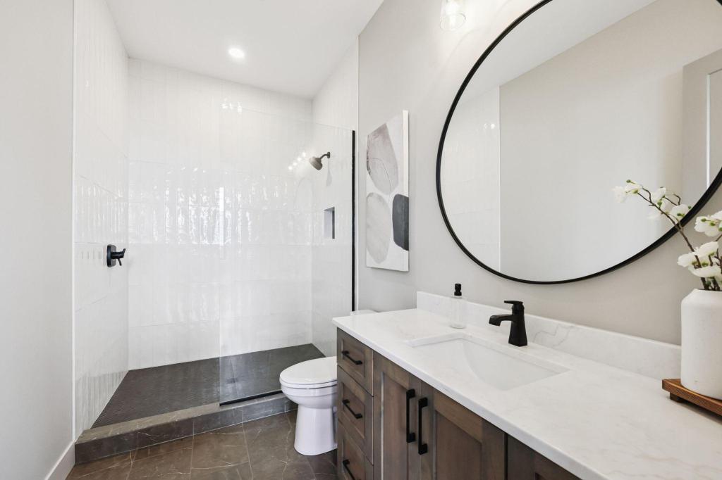 3061 Lake Shore Boulevard Property Photo 48