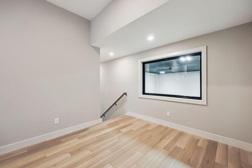 3061 Lake Shore Boulevard Property Photo 64