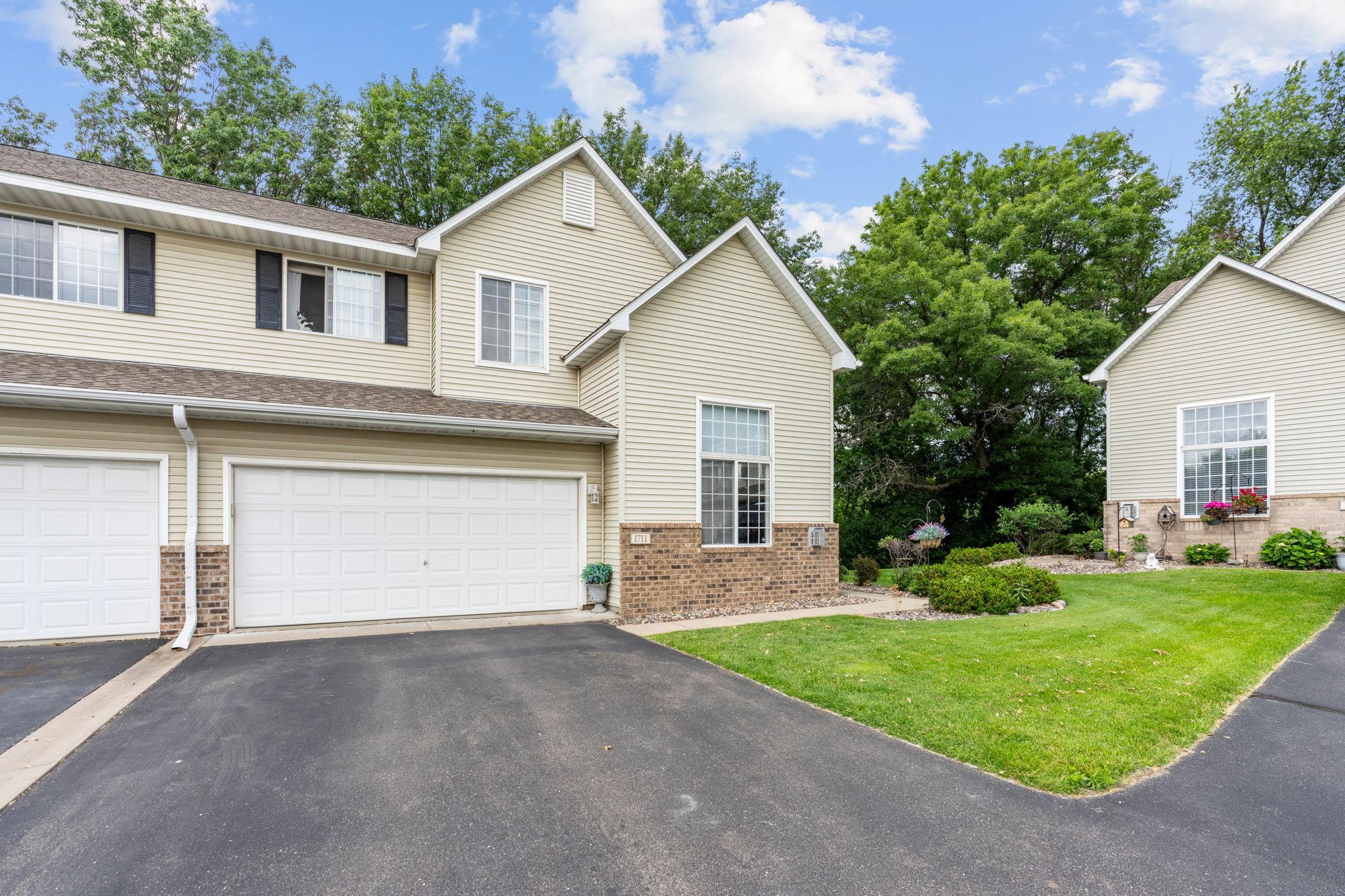 1711 Elm Street Property Photo 1