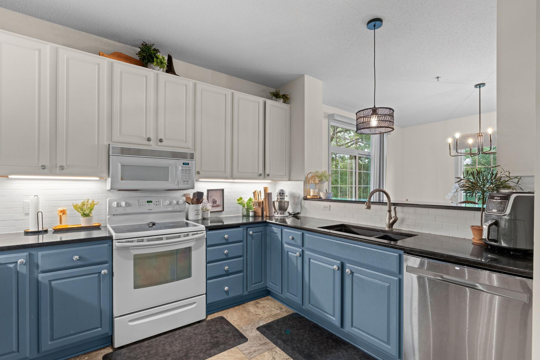 1711 Elm Street Property Photo 2