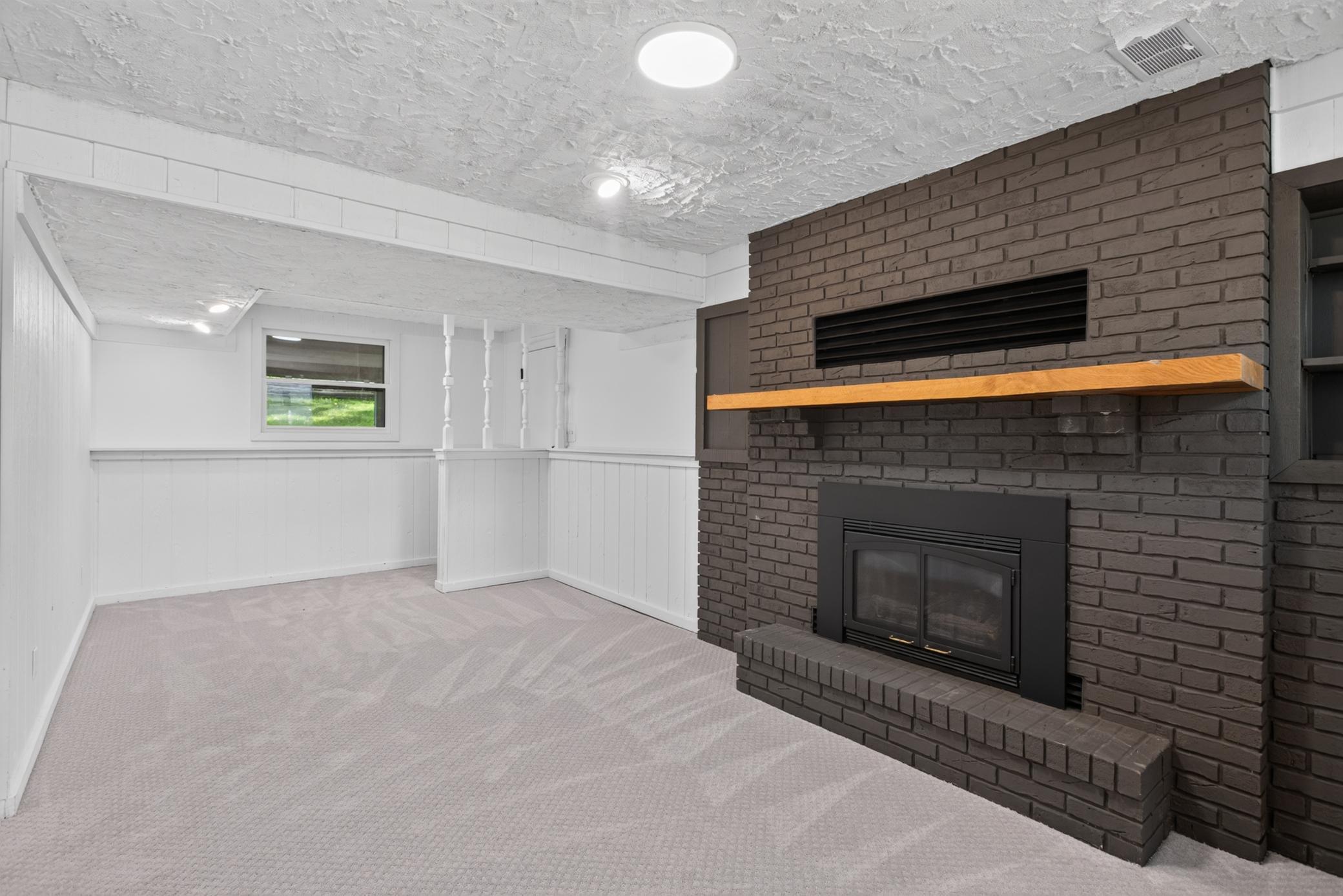 411 Adams Drive W Property Photo 14
