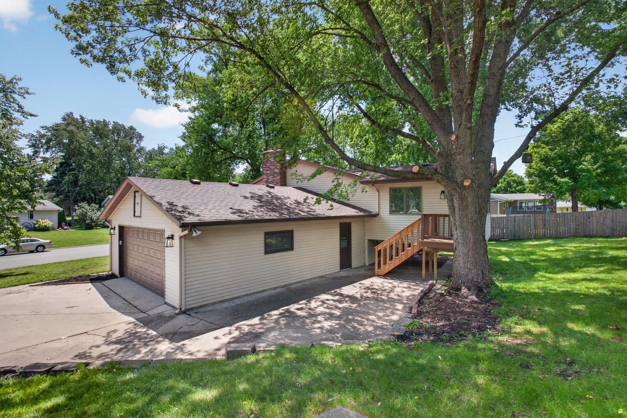 411 Adams Drive W Property Photo 17