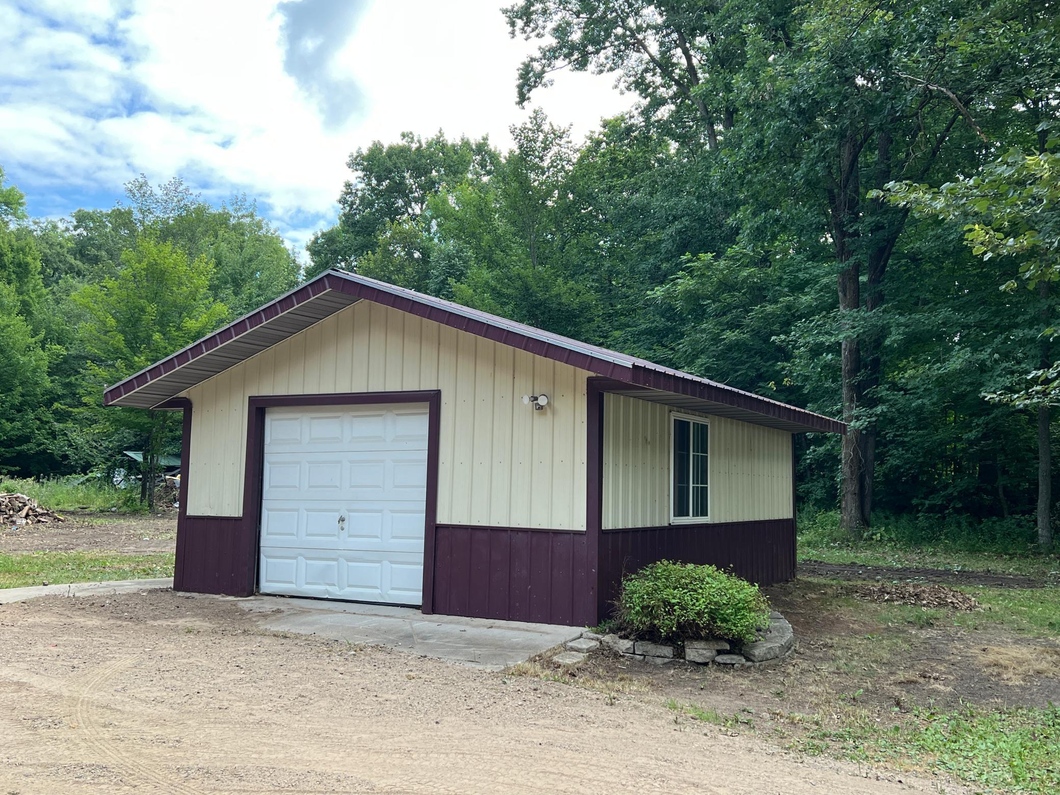 24148 Williams Road Property Photo 5