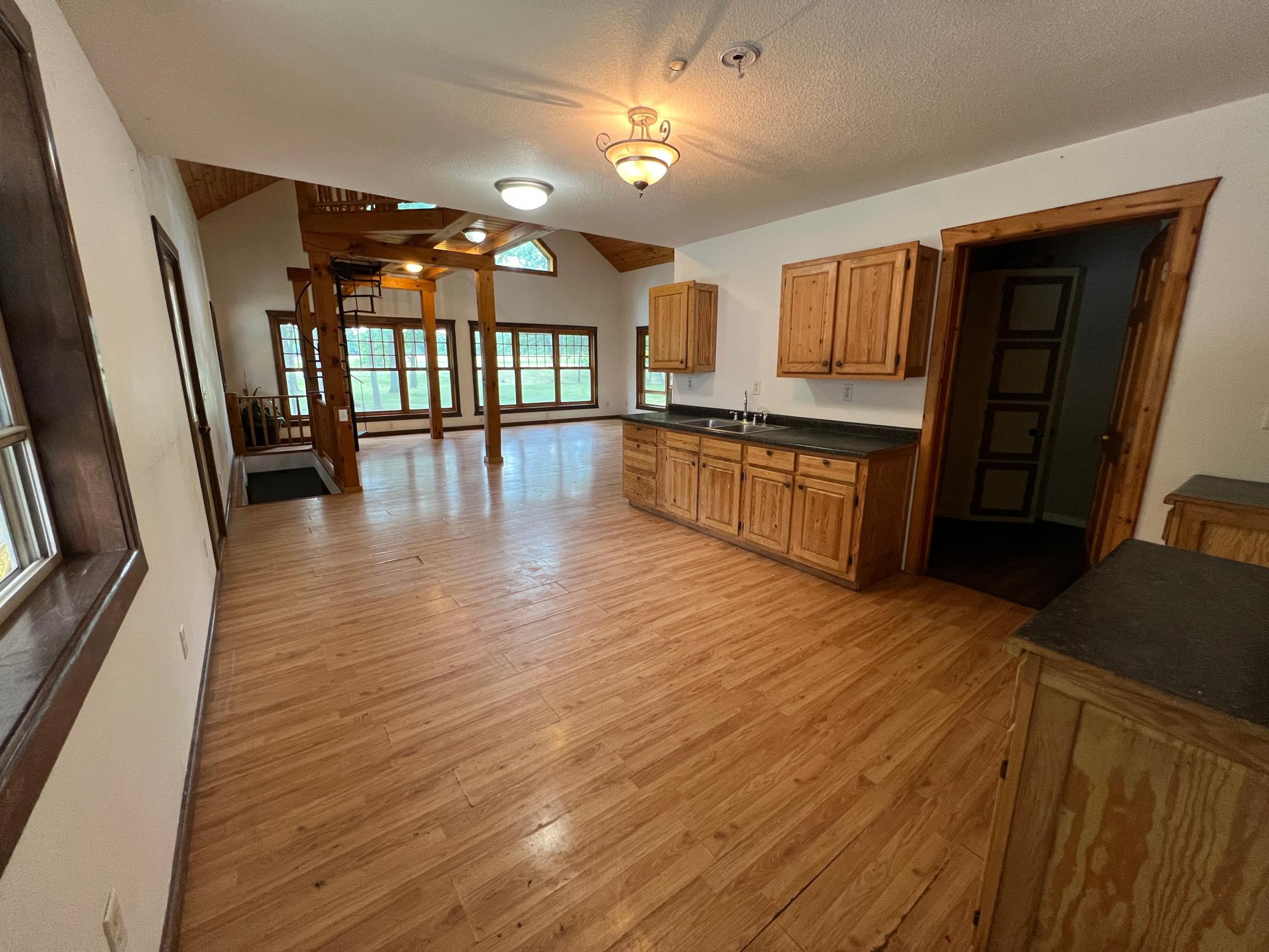 24148 Williams Road Property Photo 10