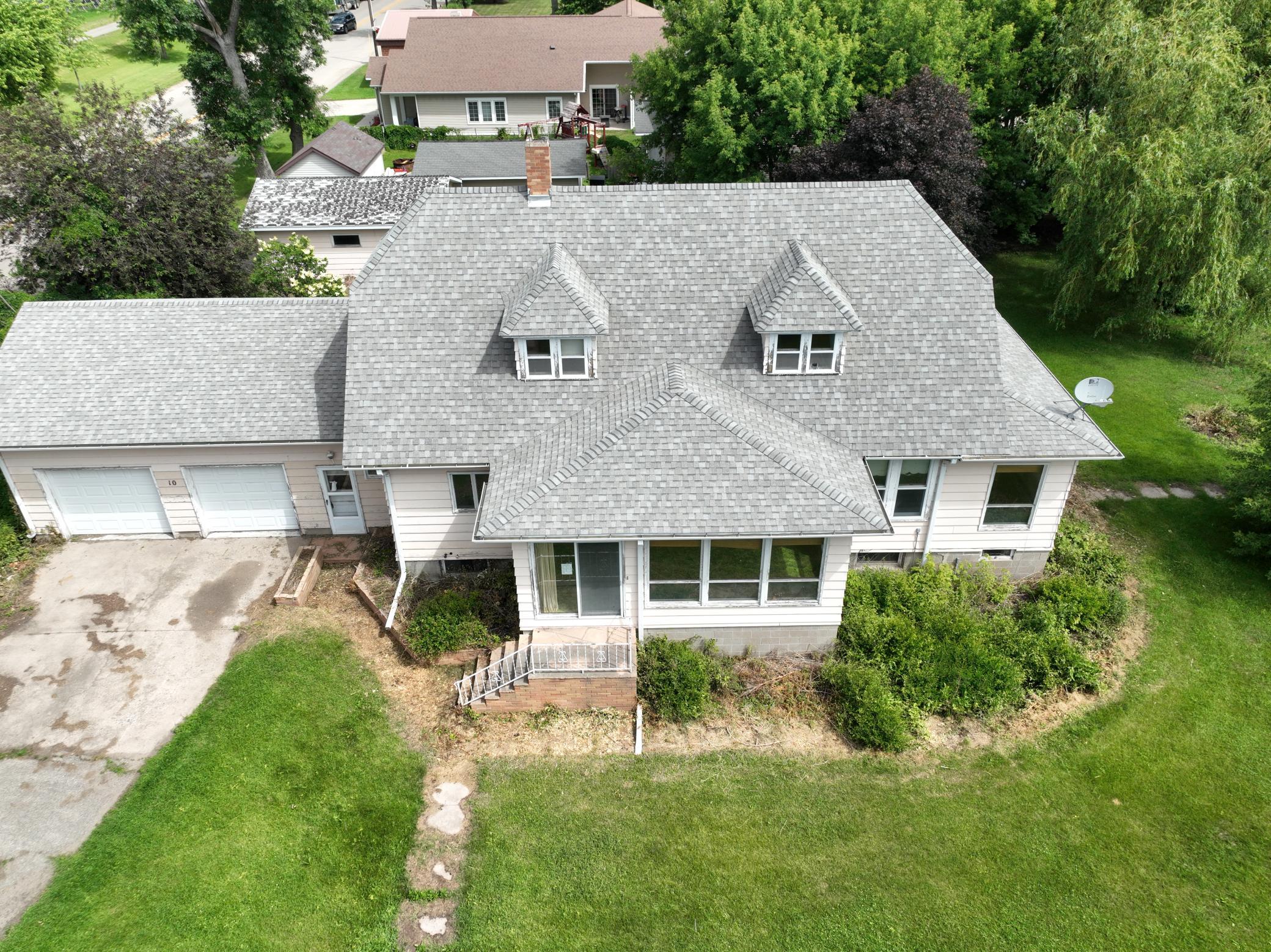10 3rd Avenue Property Photo 4