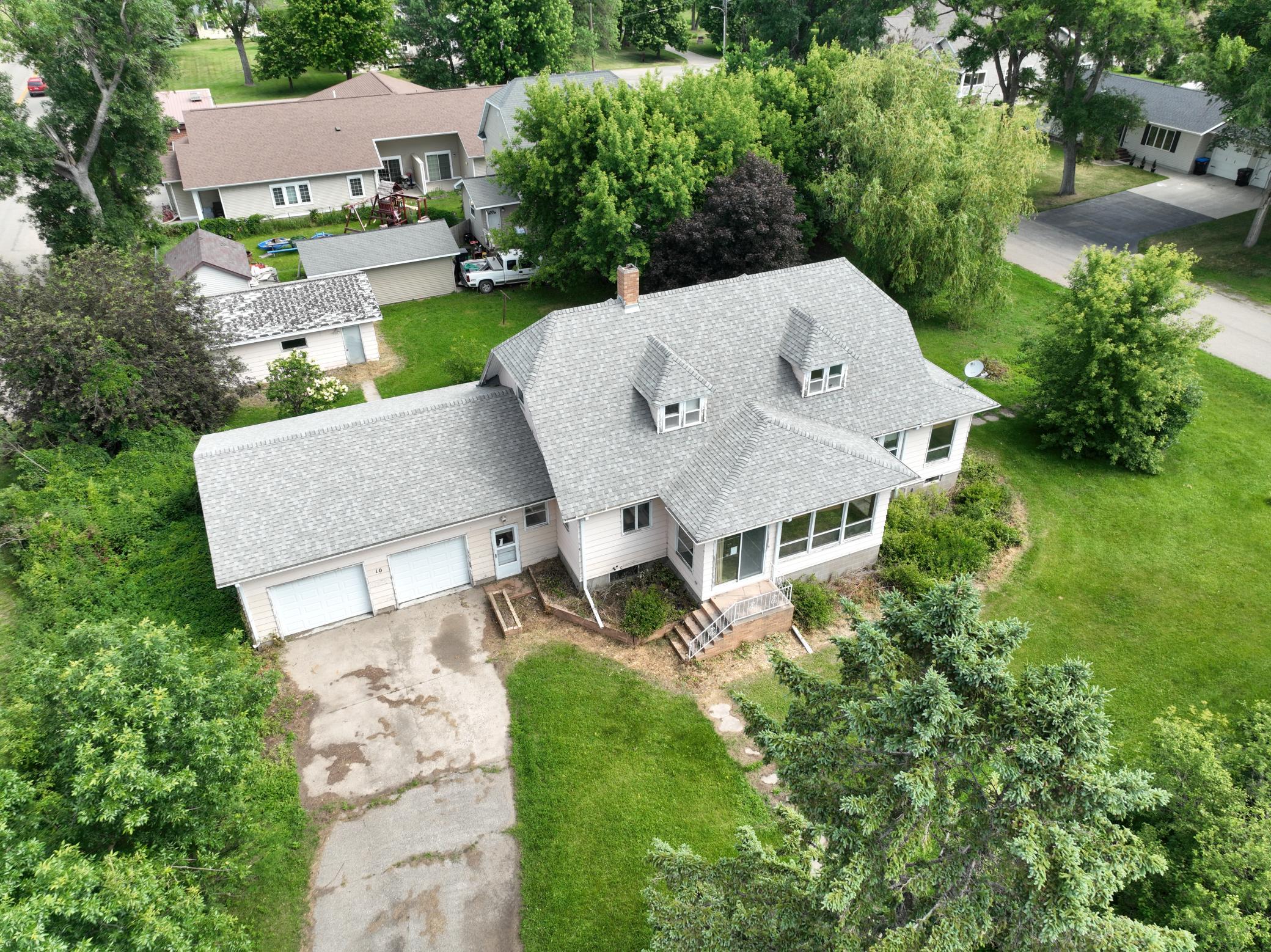 10 3rd Avenue Property Photo 5