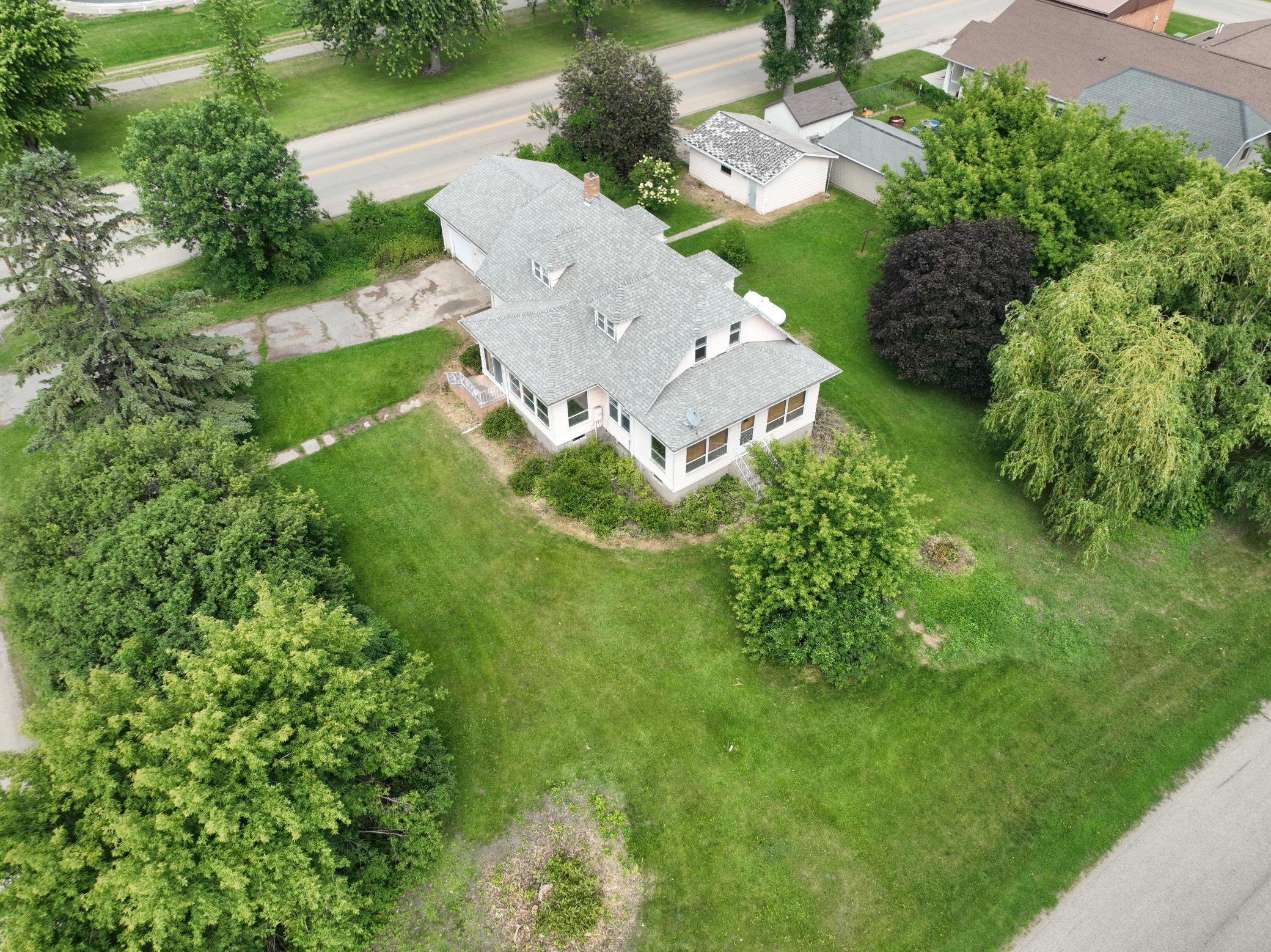 10 3rd Avenue Property Photo 8