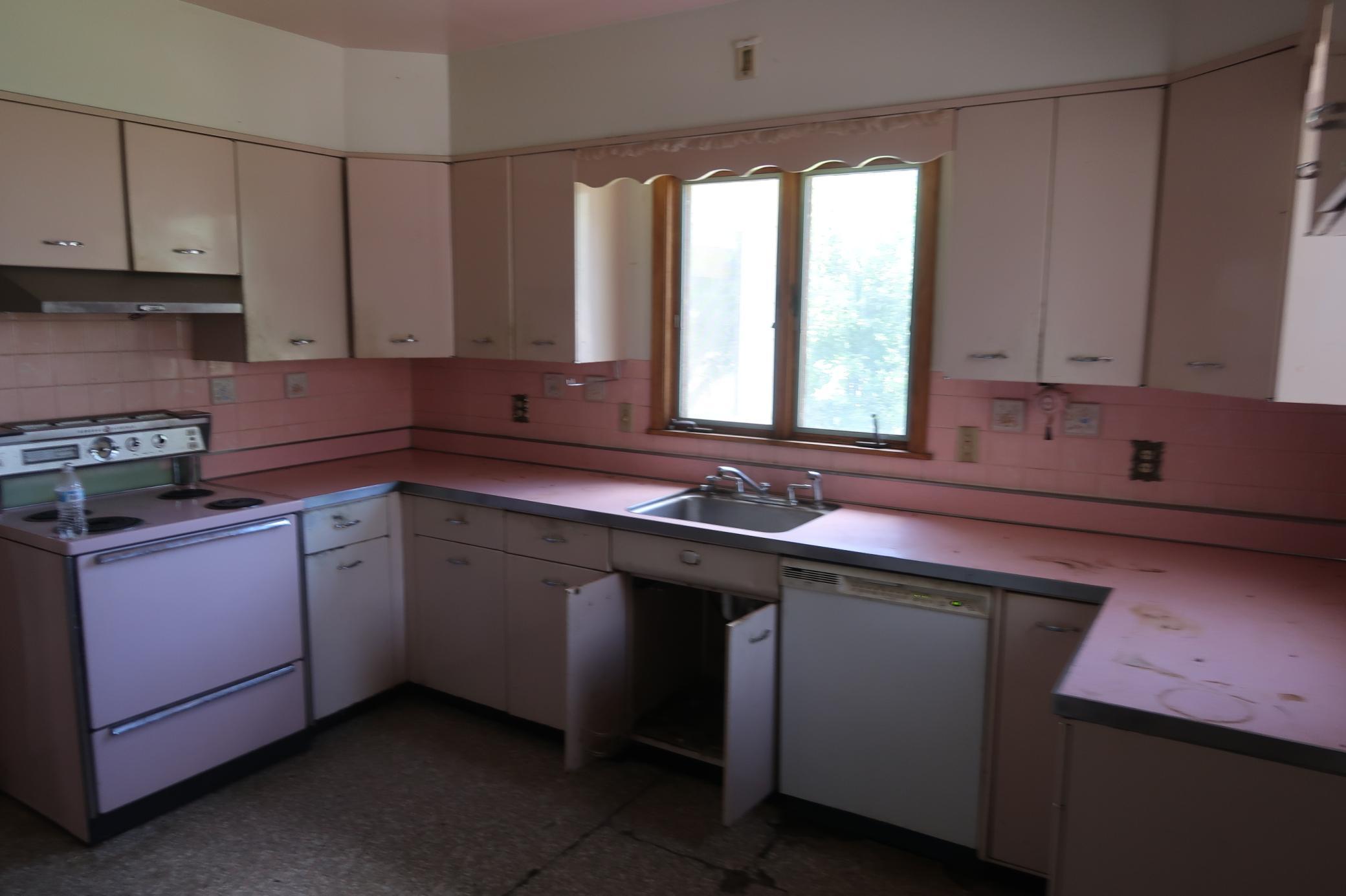 10 3rd Avenue Property Photo 11