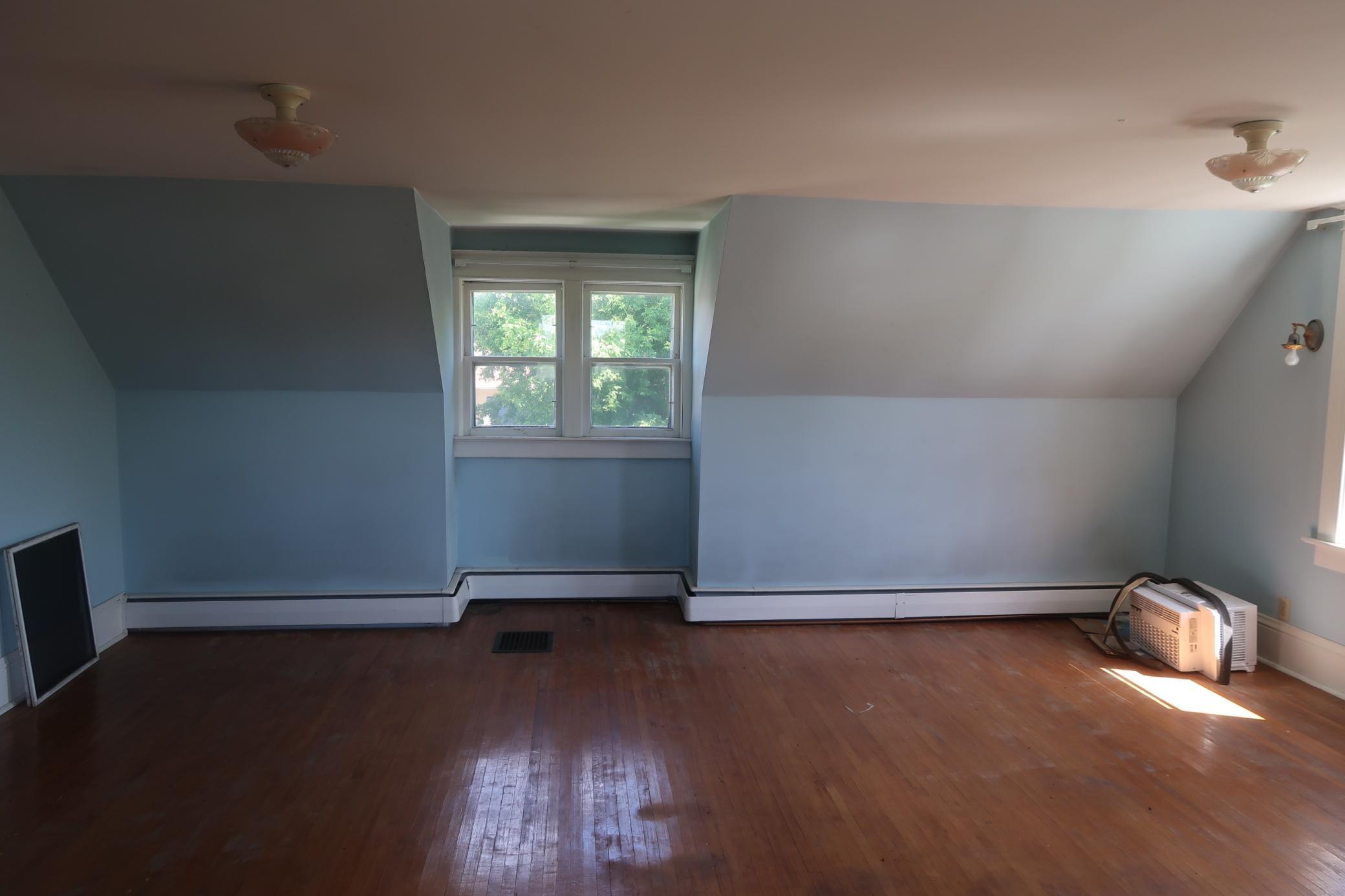 10 3rd Avenue Property Photo 28