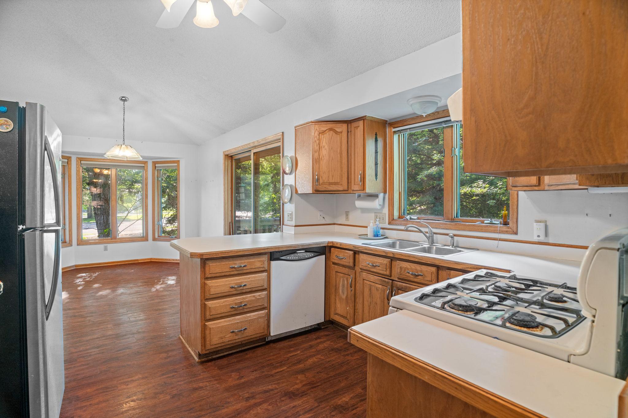 4512 Williston Road Property Photo 3