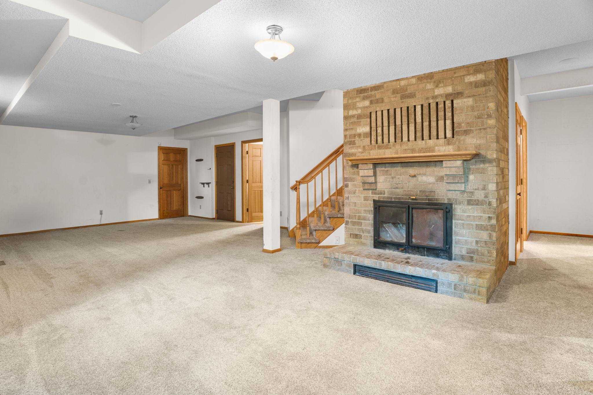 4512 Williston Road Property Photo 16