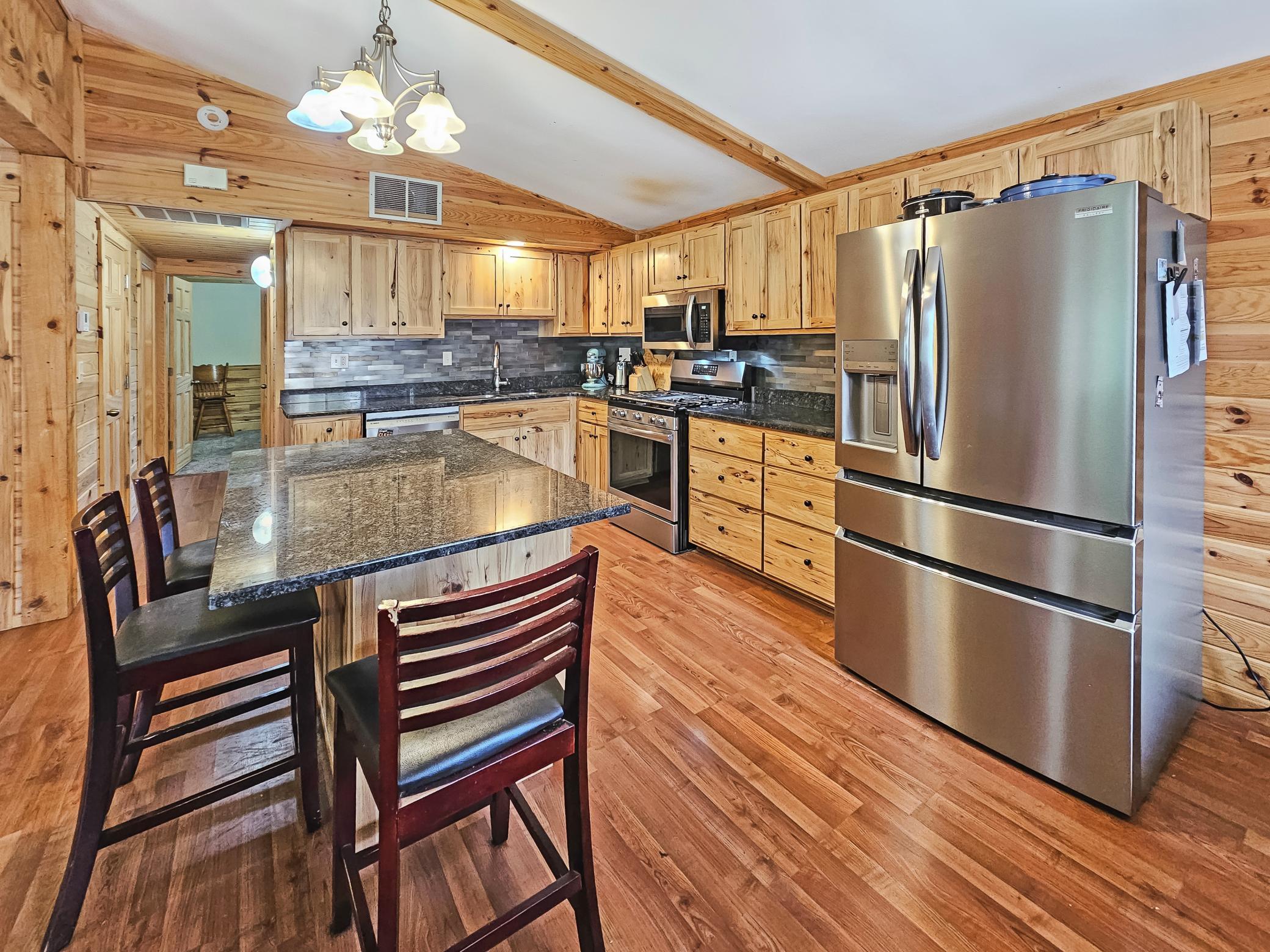 709 Hall Place Property Photo 6