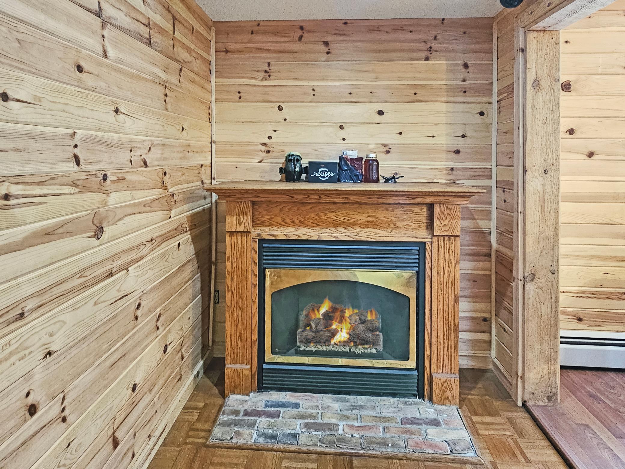 709 Hall Place Property Photo 16