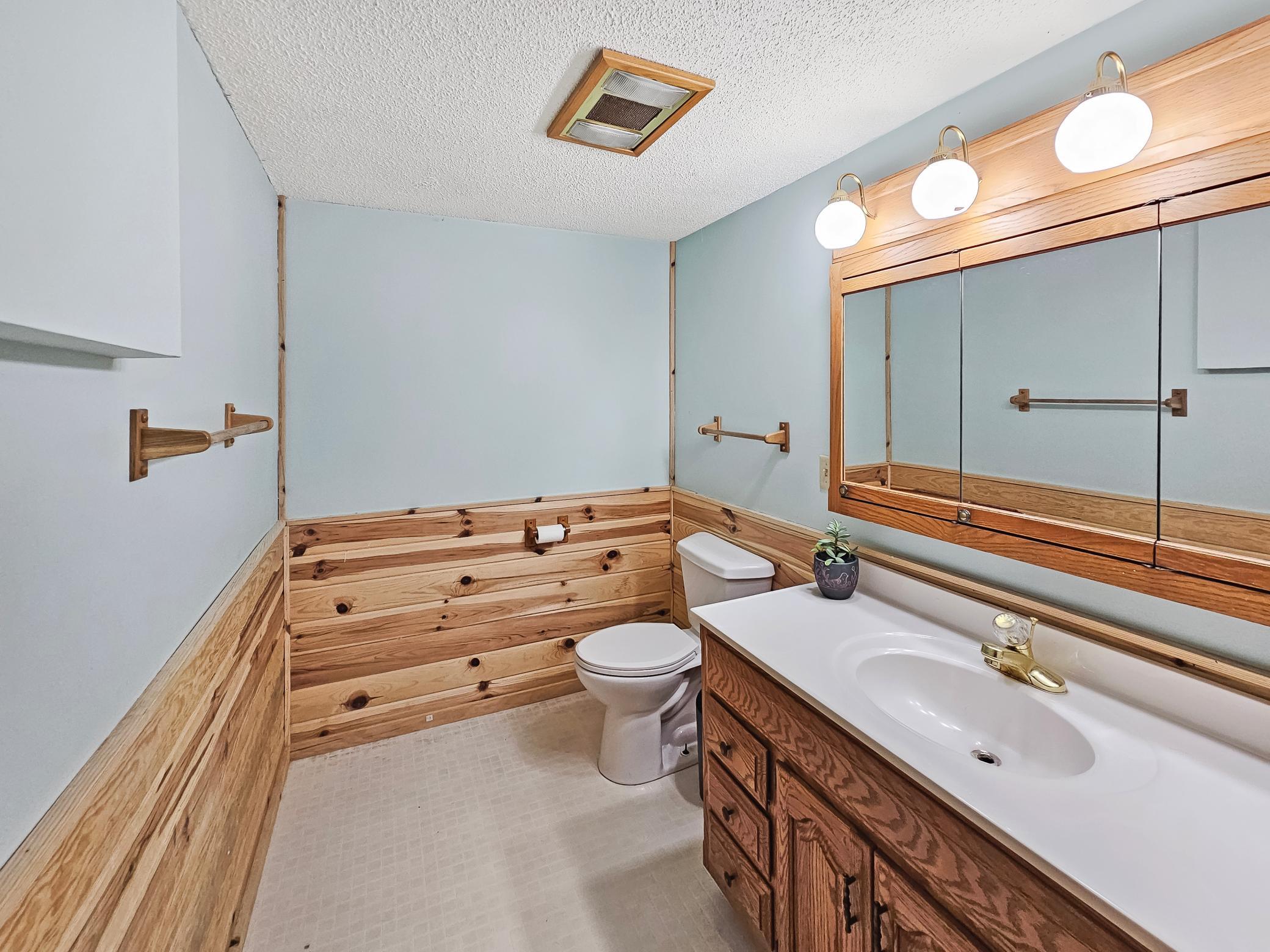 709 Hall Place Property Photo 17