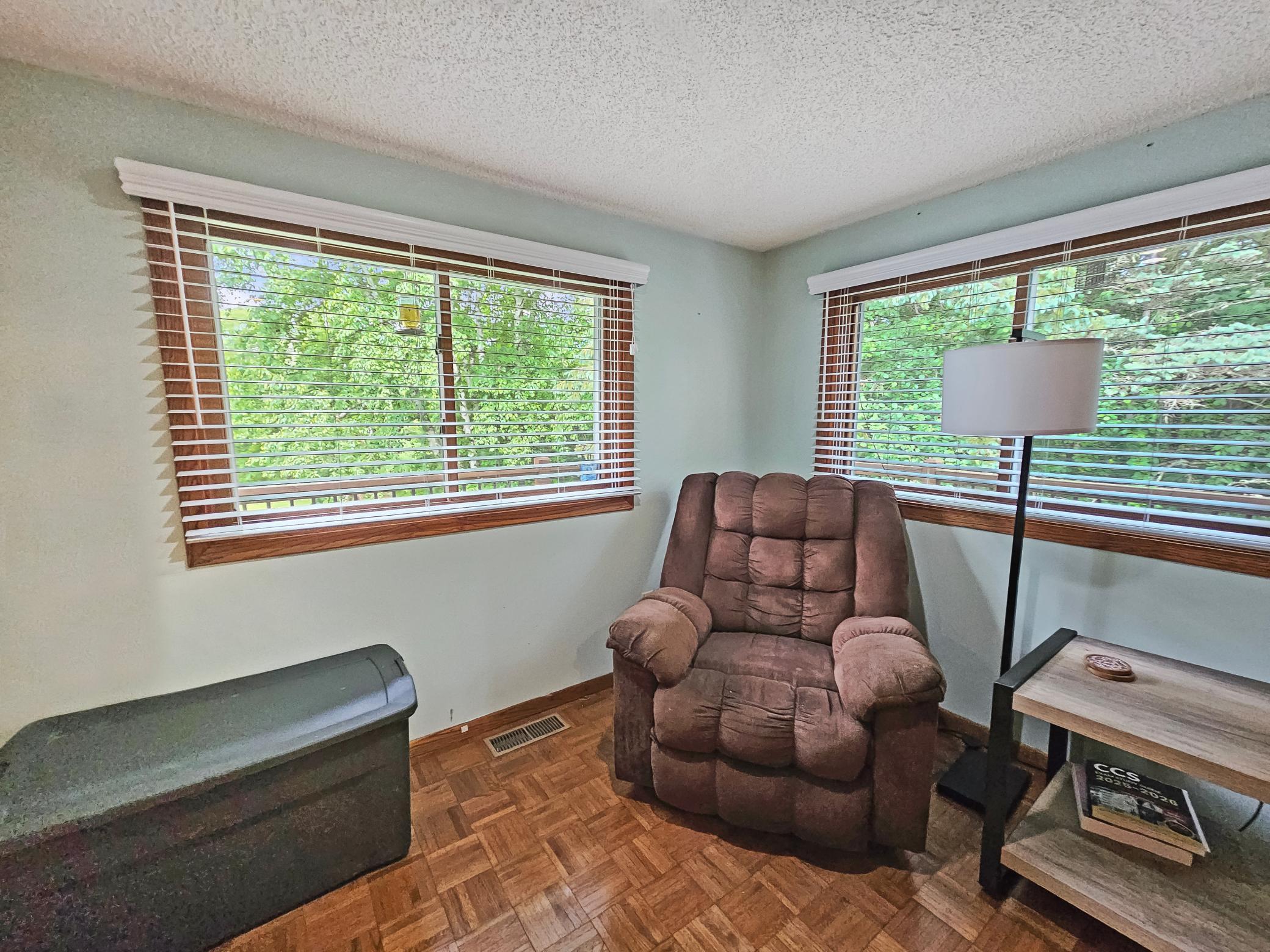 709 Hall Place Property Photo 19