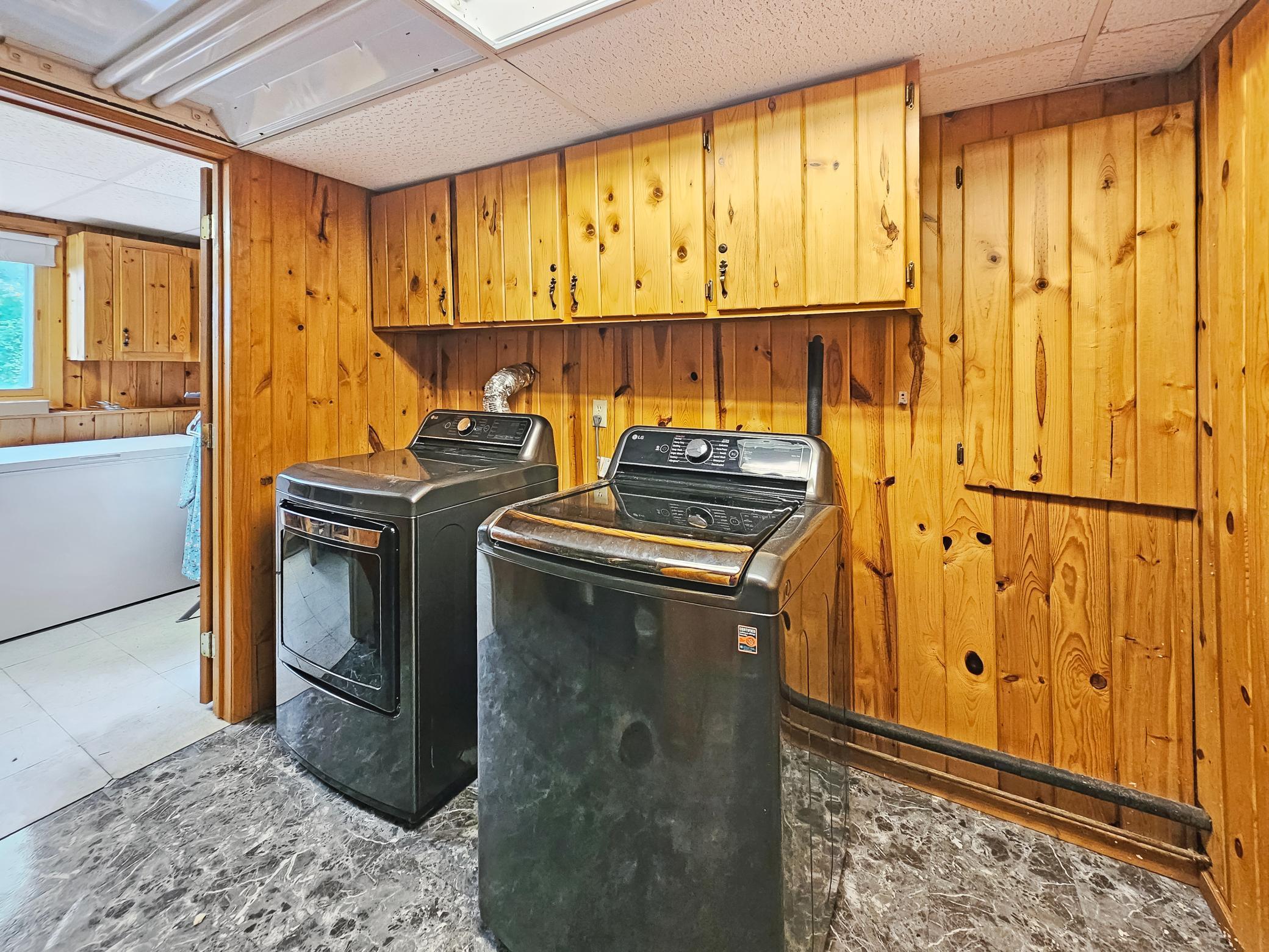 709 Hall Place Property Photo 22