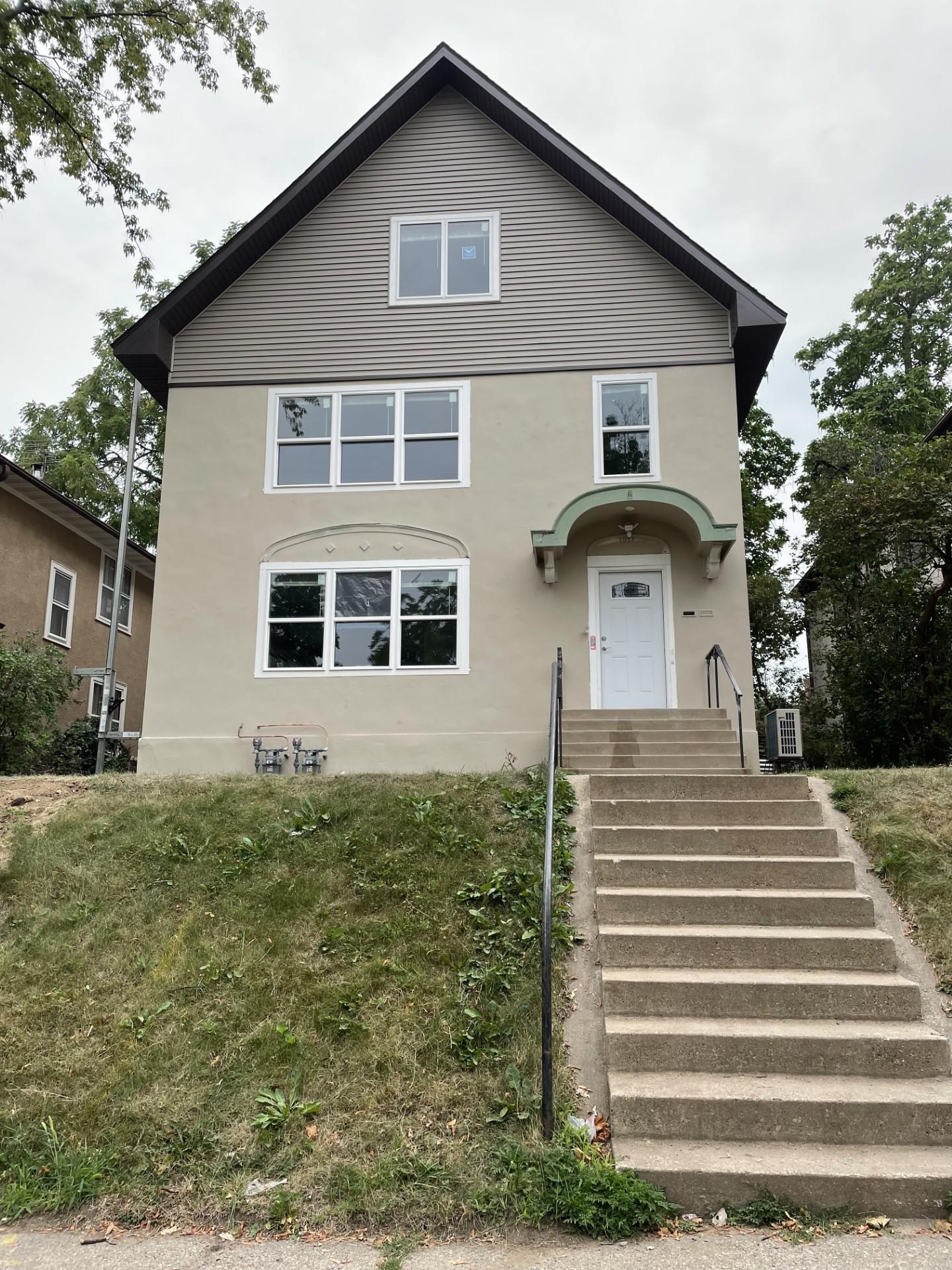 1952 Saint Clair Avenue Property Photo 1