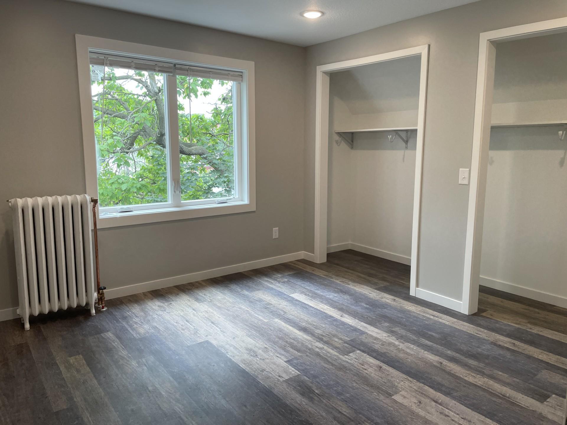 1952 Saint Clair Avenue Property Photo 6