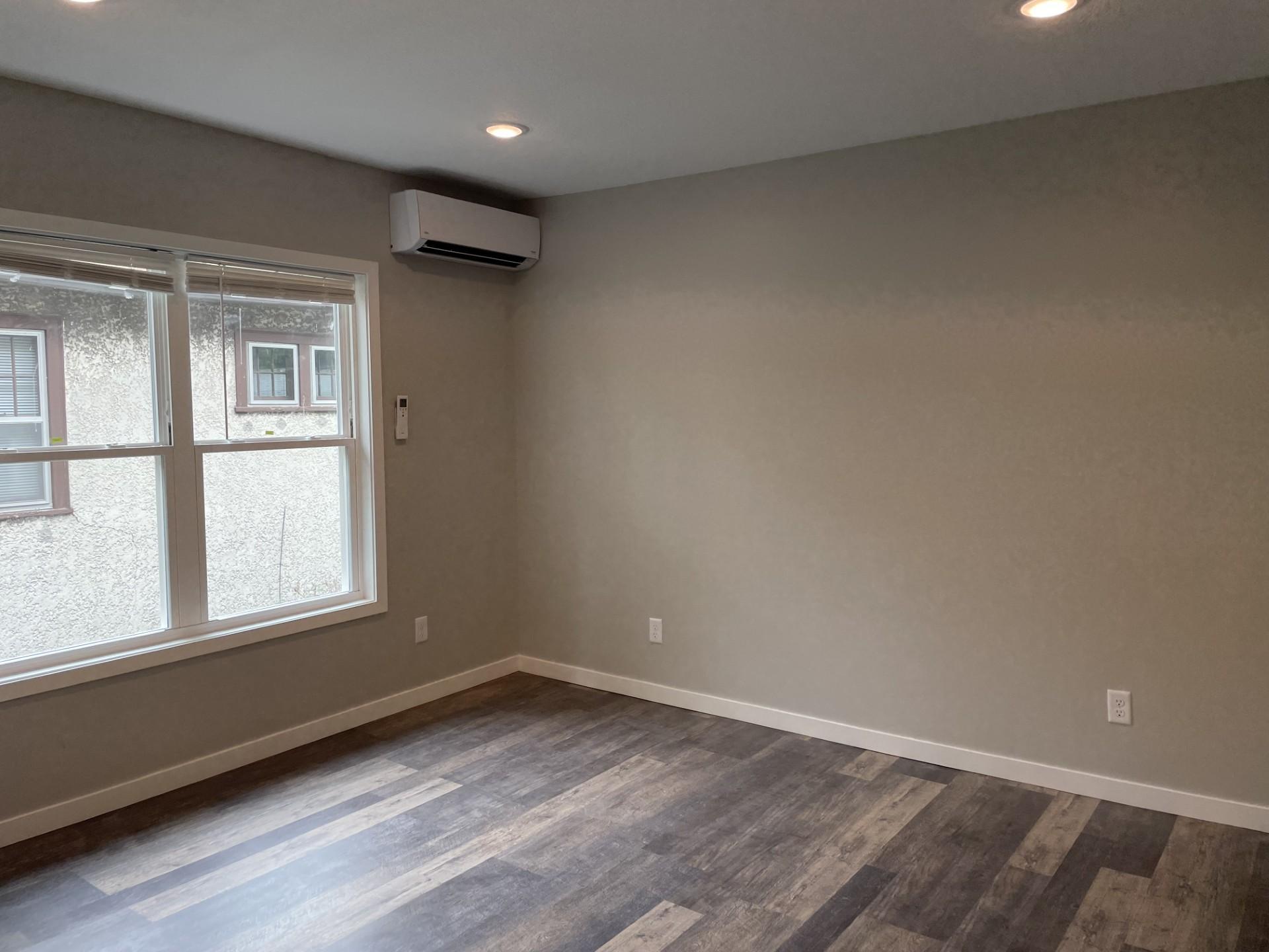 1952 Saint Clair Avenue Property Photo 15