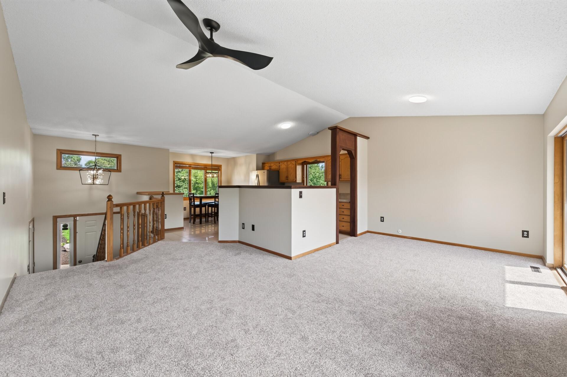 486 193rd Lane Ne Property Photo 2
