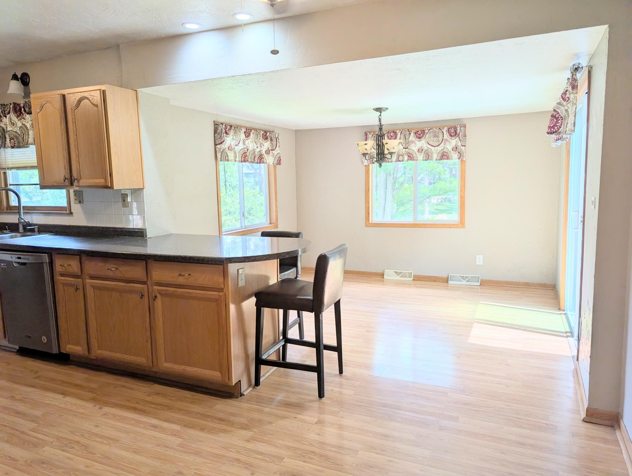 202 North Lane Property Photo 7
