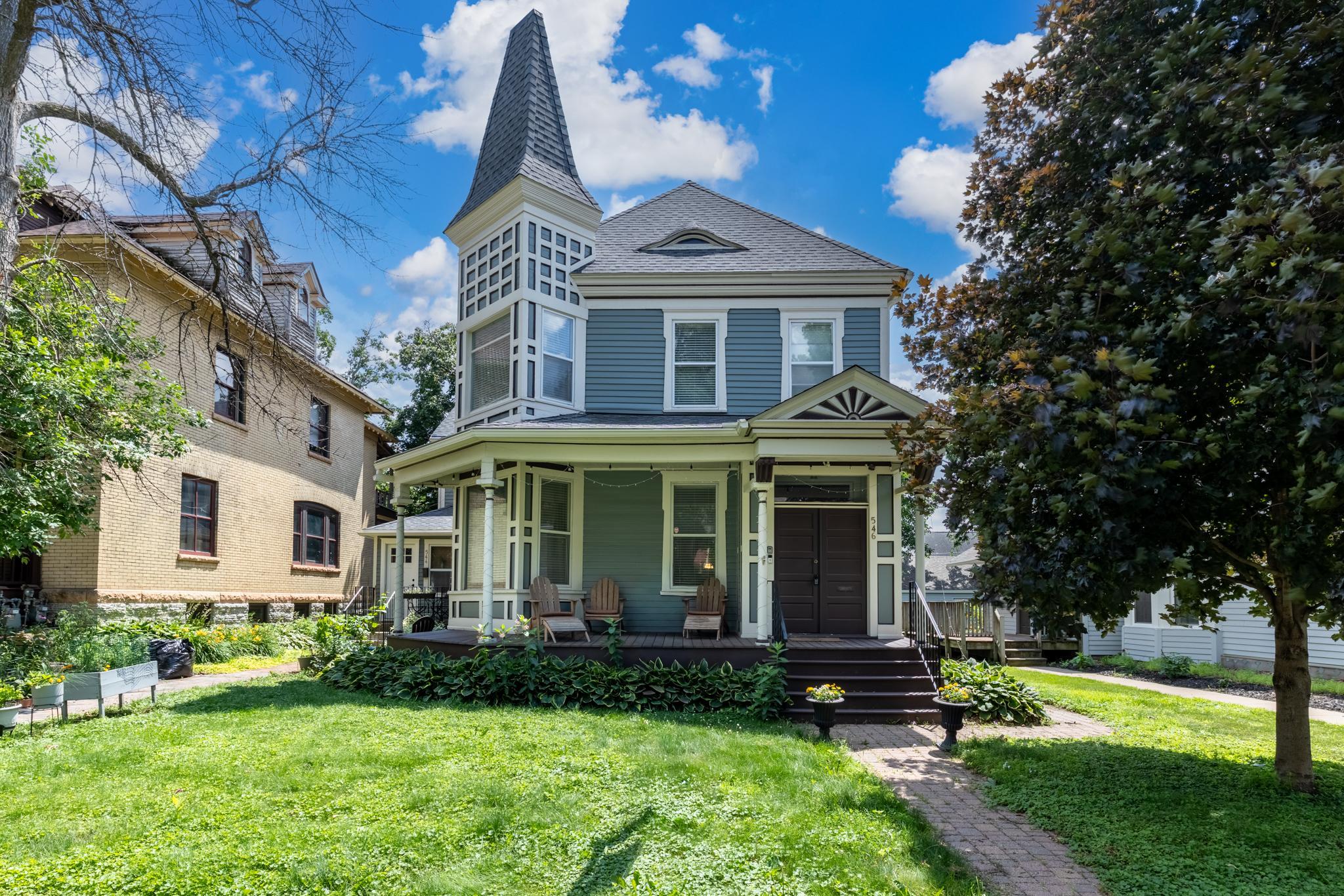 546 Ashland Avenue Property Photo 1