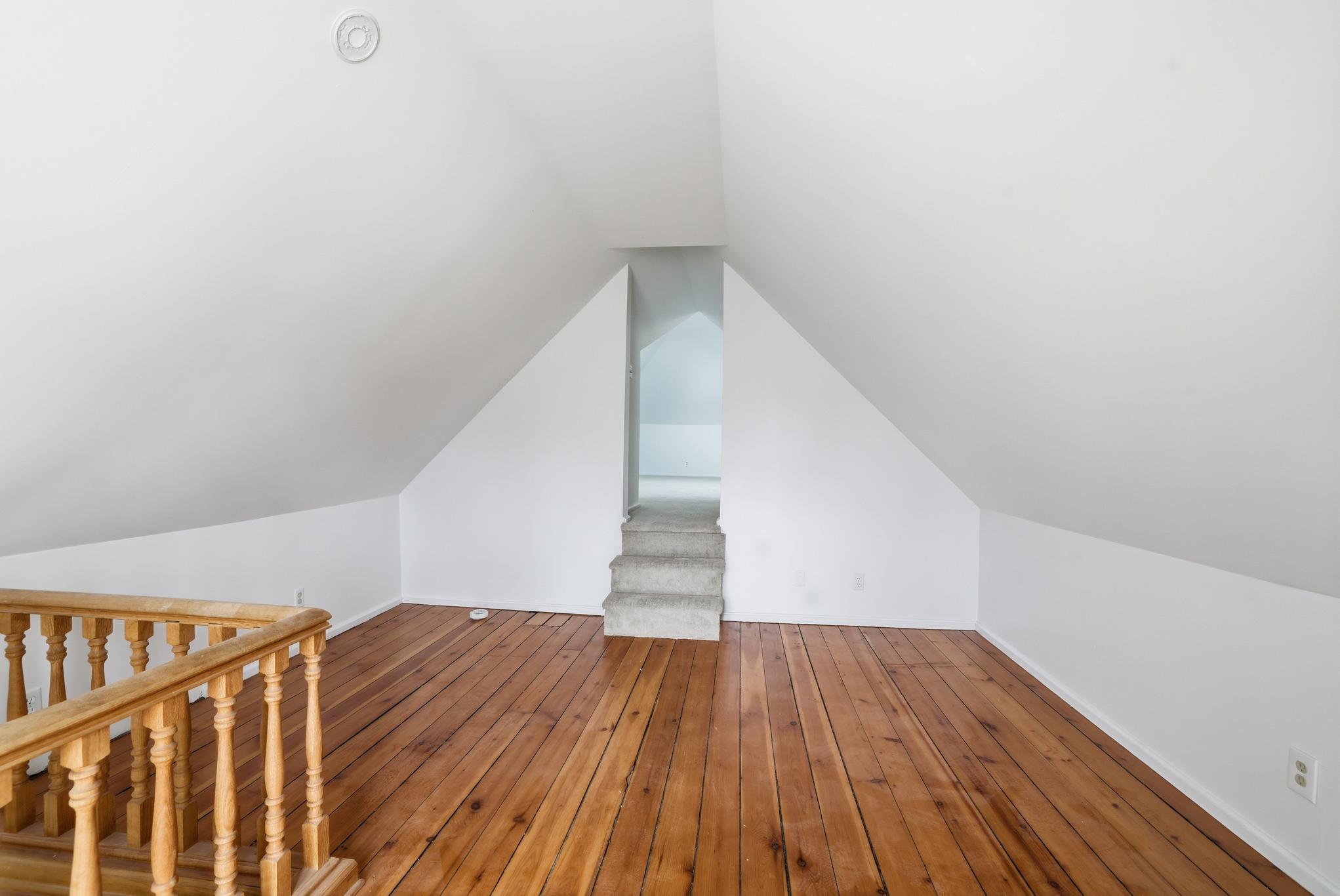 546 Ashland Avenue Property Photo 7