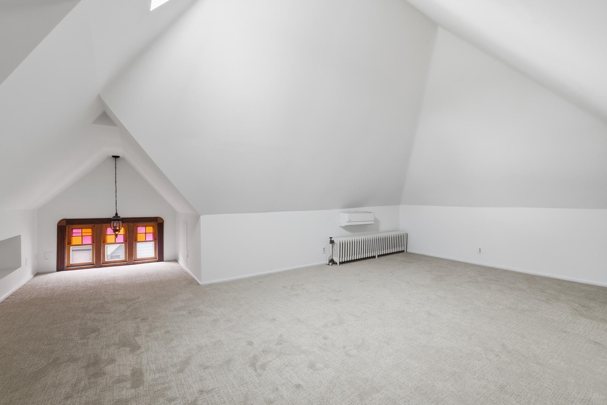 546 Ashland Avenue Property Photo 8