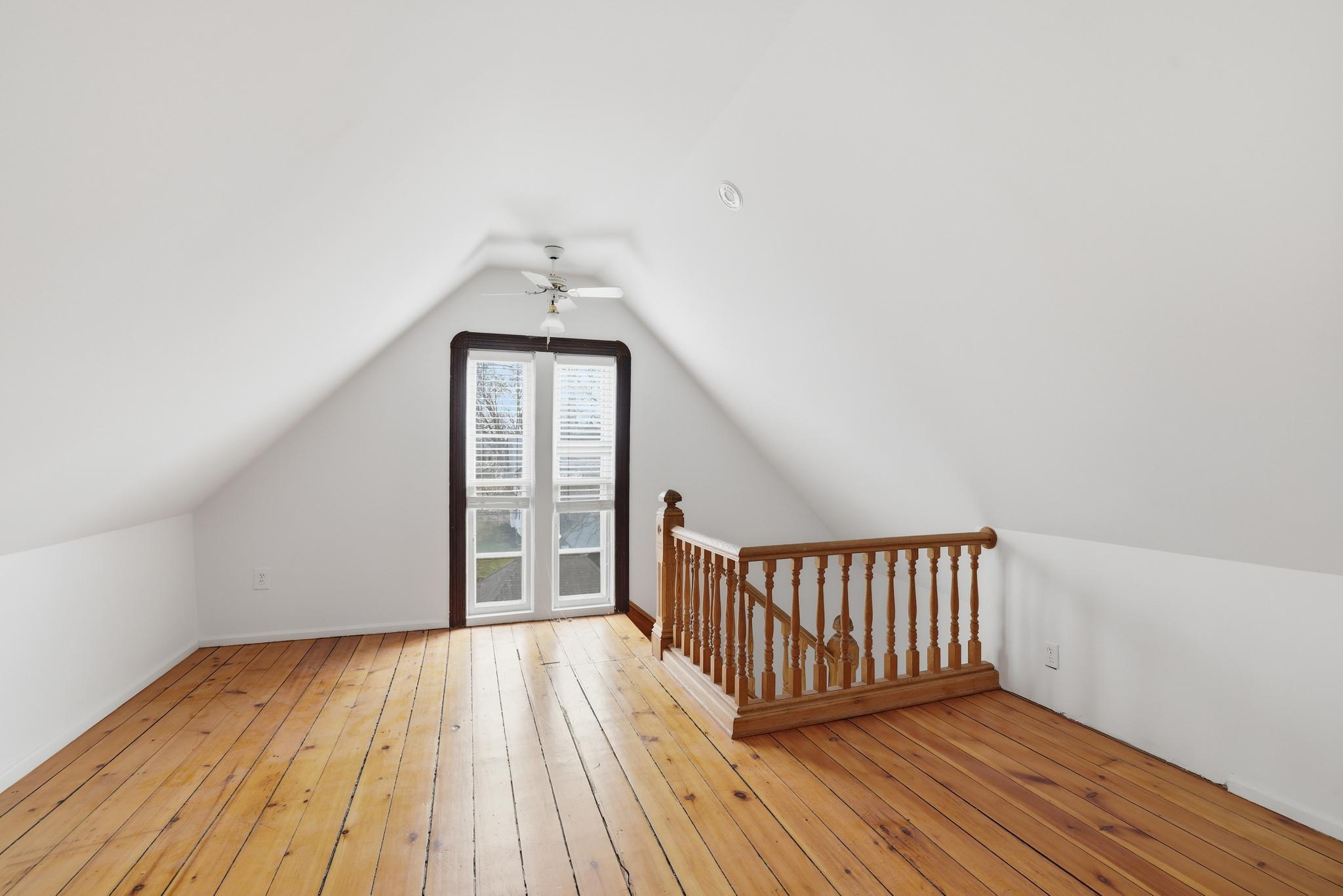 546 Ashland Avenue Property Photo 26
